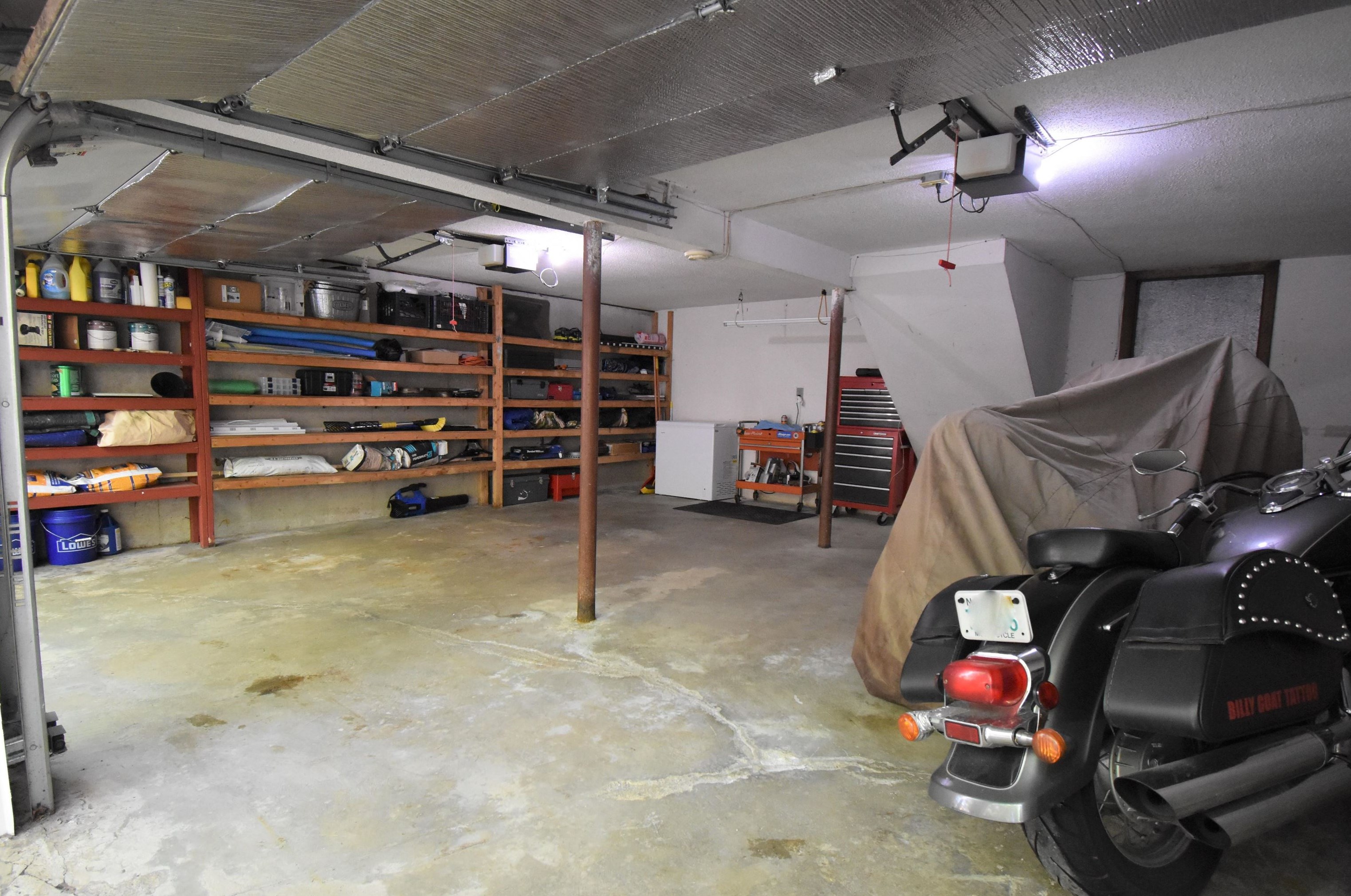 8 Colman Path, Merrimack NH 03054-2939 exterior