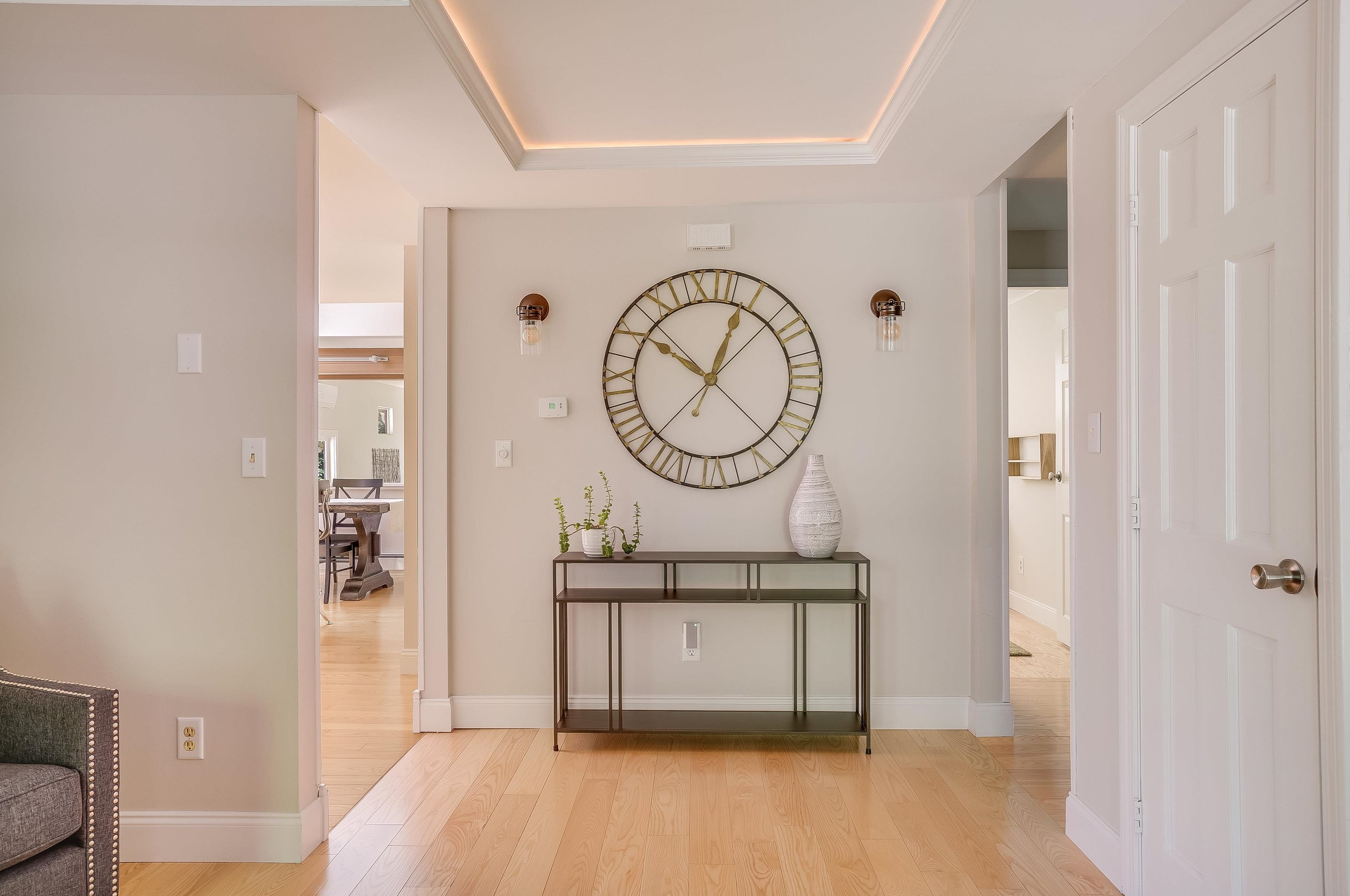 5 Camelot Dr, Manchester NH  03104-1448 exterior