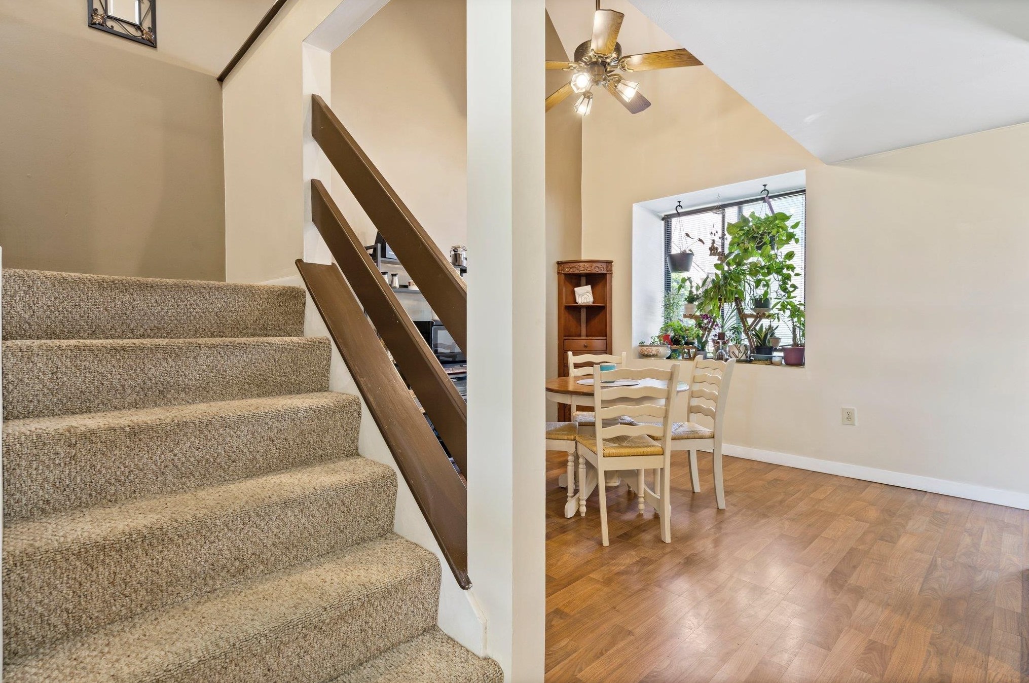 16 Templeton Ct, Merrimack NH 03054-3460 exterior