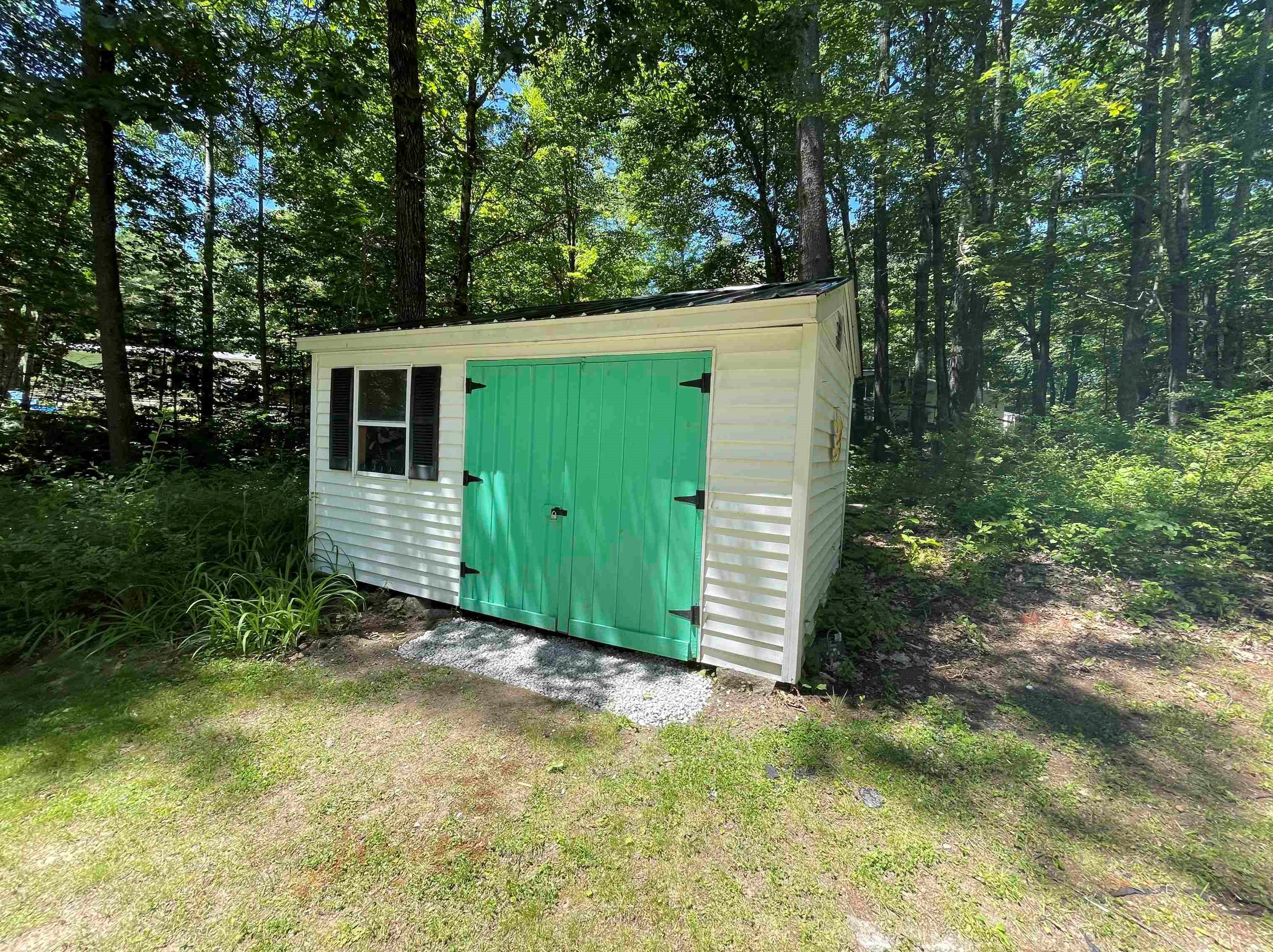 8 Bayberry Ln, Tuftonboro NH  03894-4802 exterior