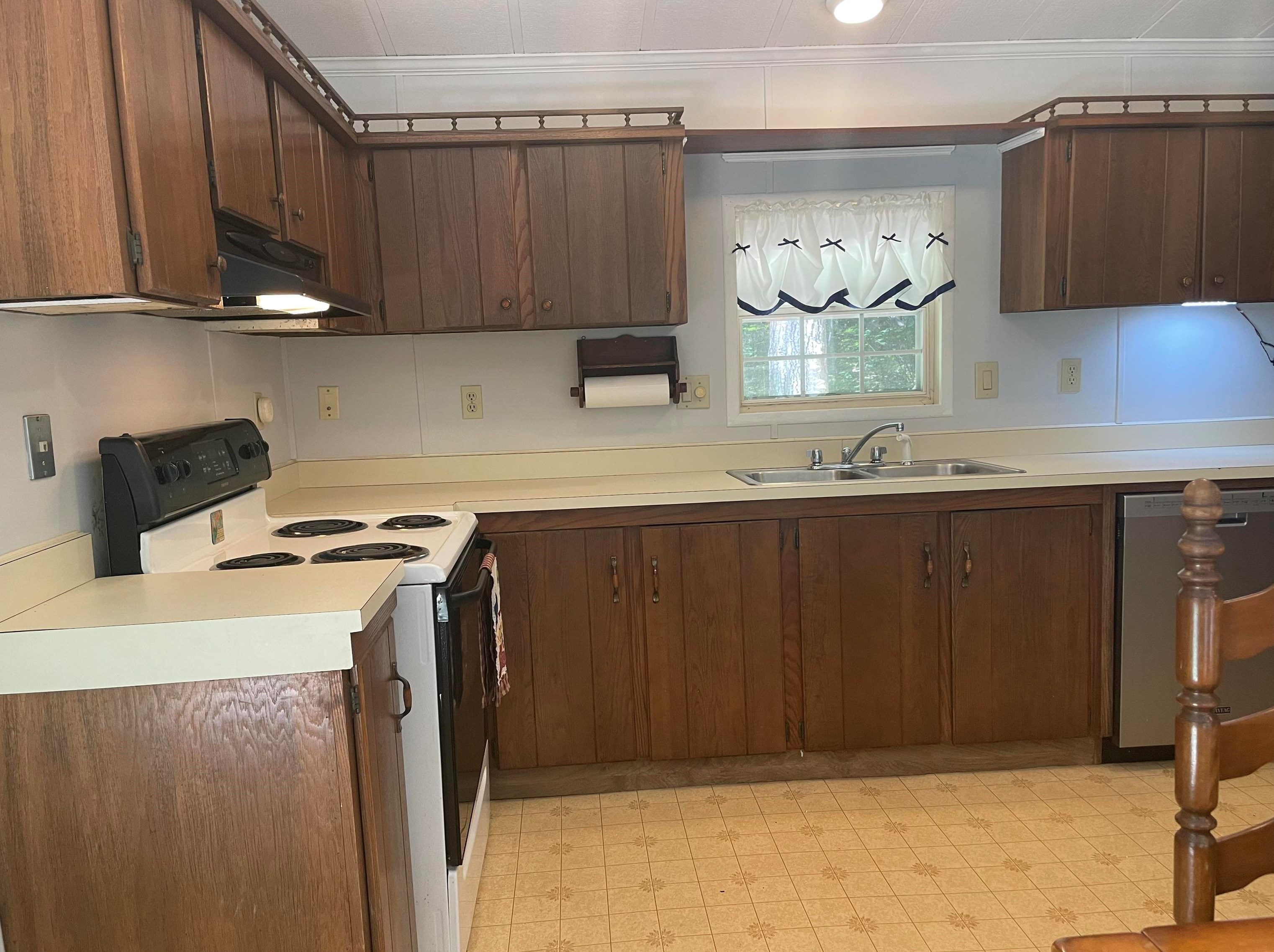 8 Bayberry Ln, Tuftonboro NH  03894-4802 exterior