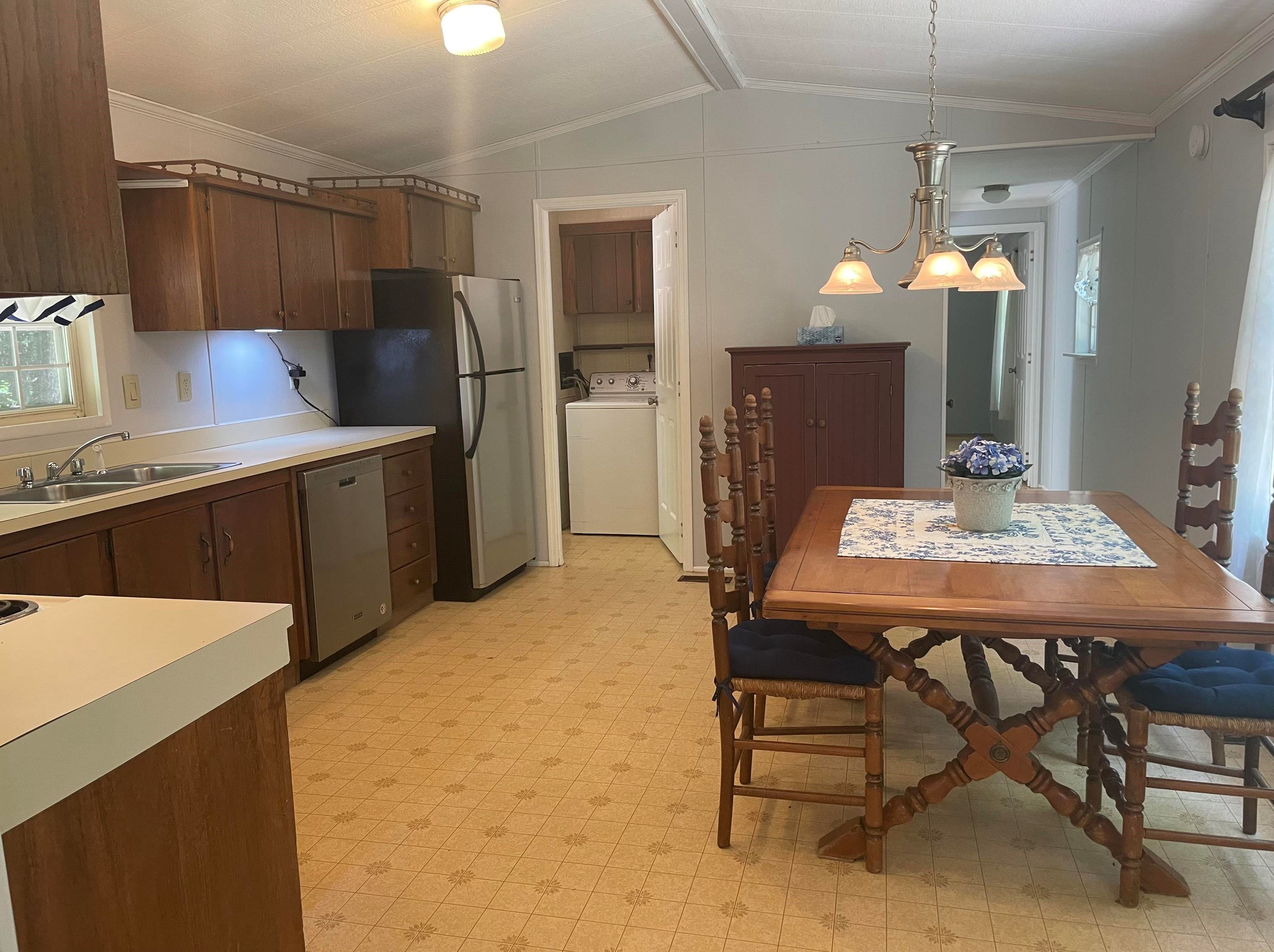 8 Bayberry Ln, Tuftonboro NH  03894-4802 exterior