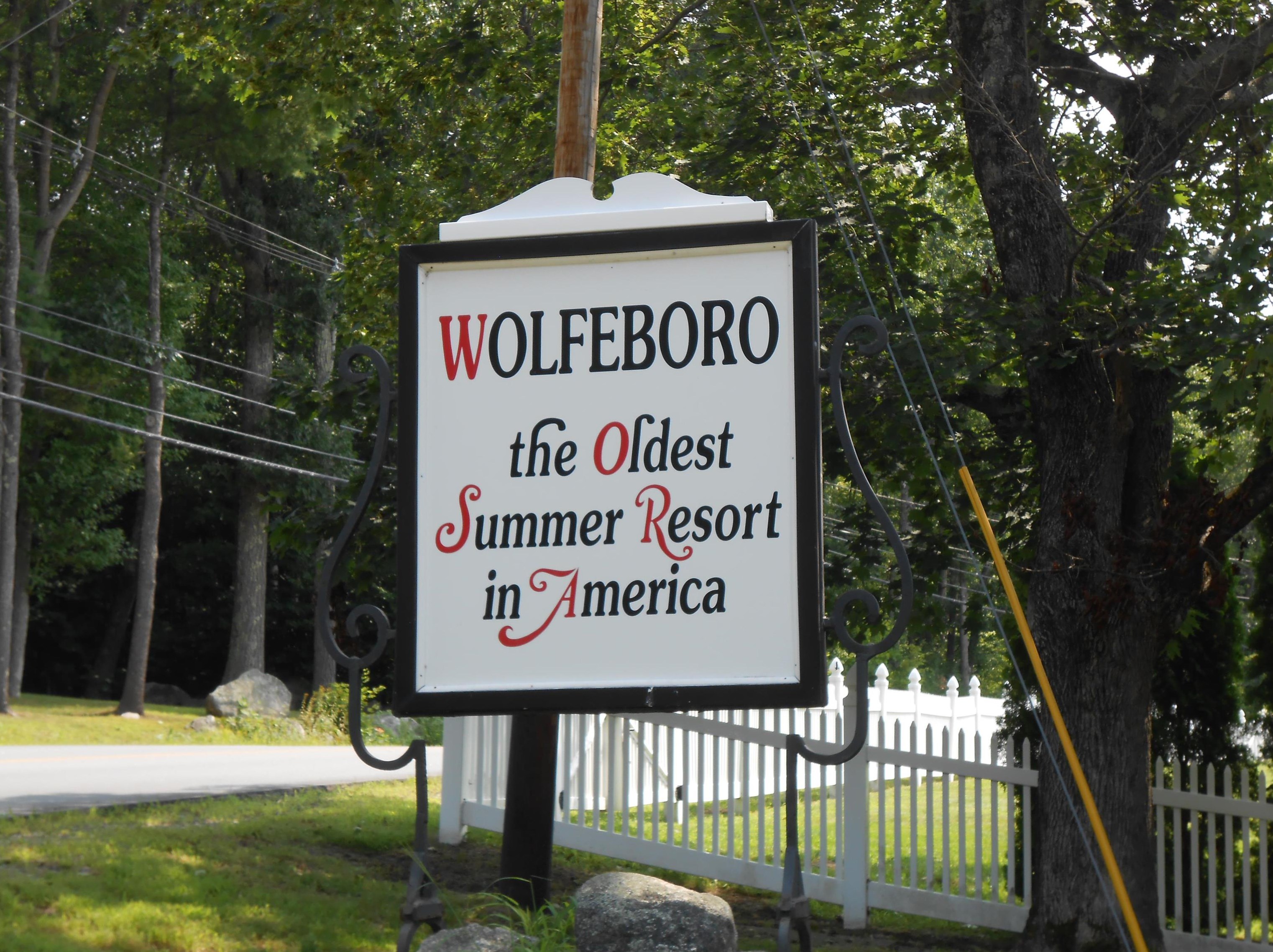 8 Bayberry Ln, Tuftonboro NH  03894-4802 exterior