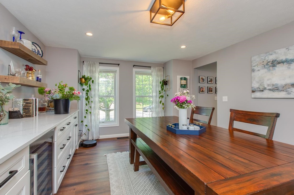 19 Green Meadow Ln, Manchester NH 03110-5546 exterior