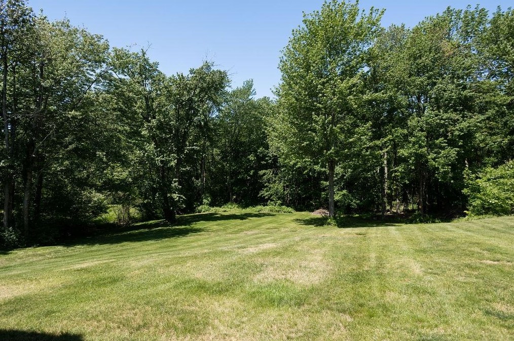 11 Ryan Cir, Rochester NH 03867-3350 exterior