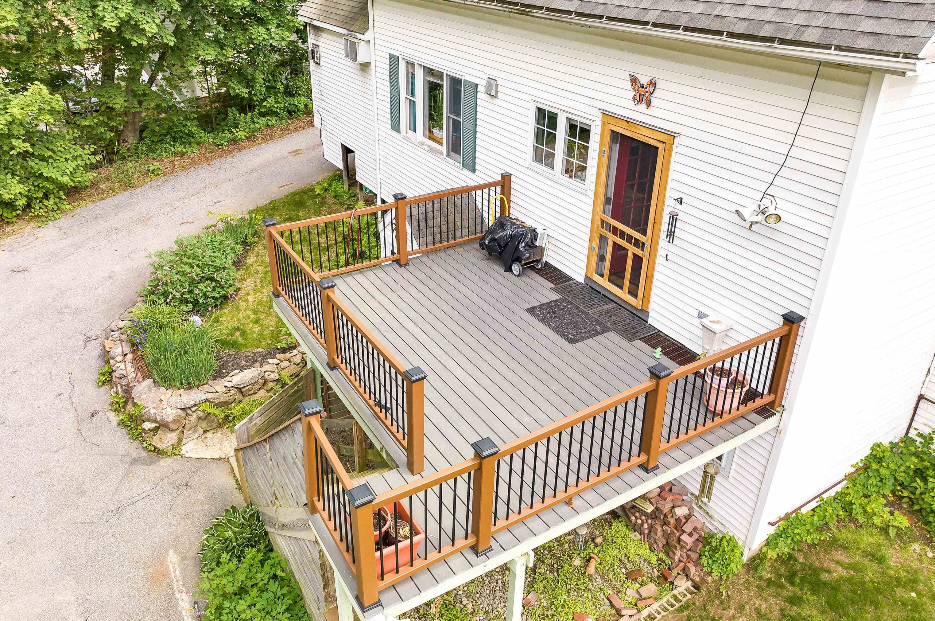 68 Highland St, Bridgewater NH  03264-1232 exterior