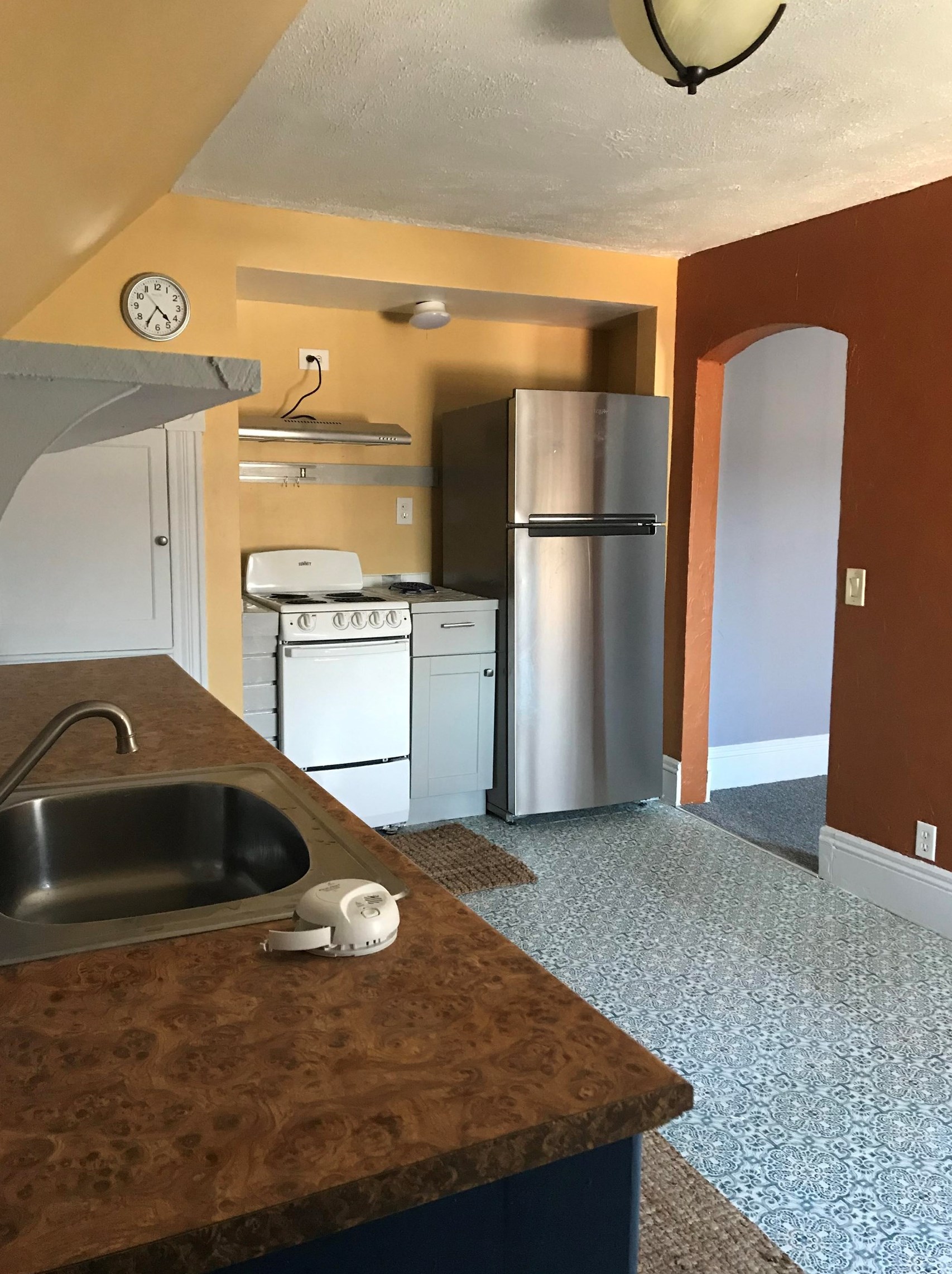 68 Highland St, Bridgewater NH 03264-1240 exterior