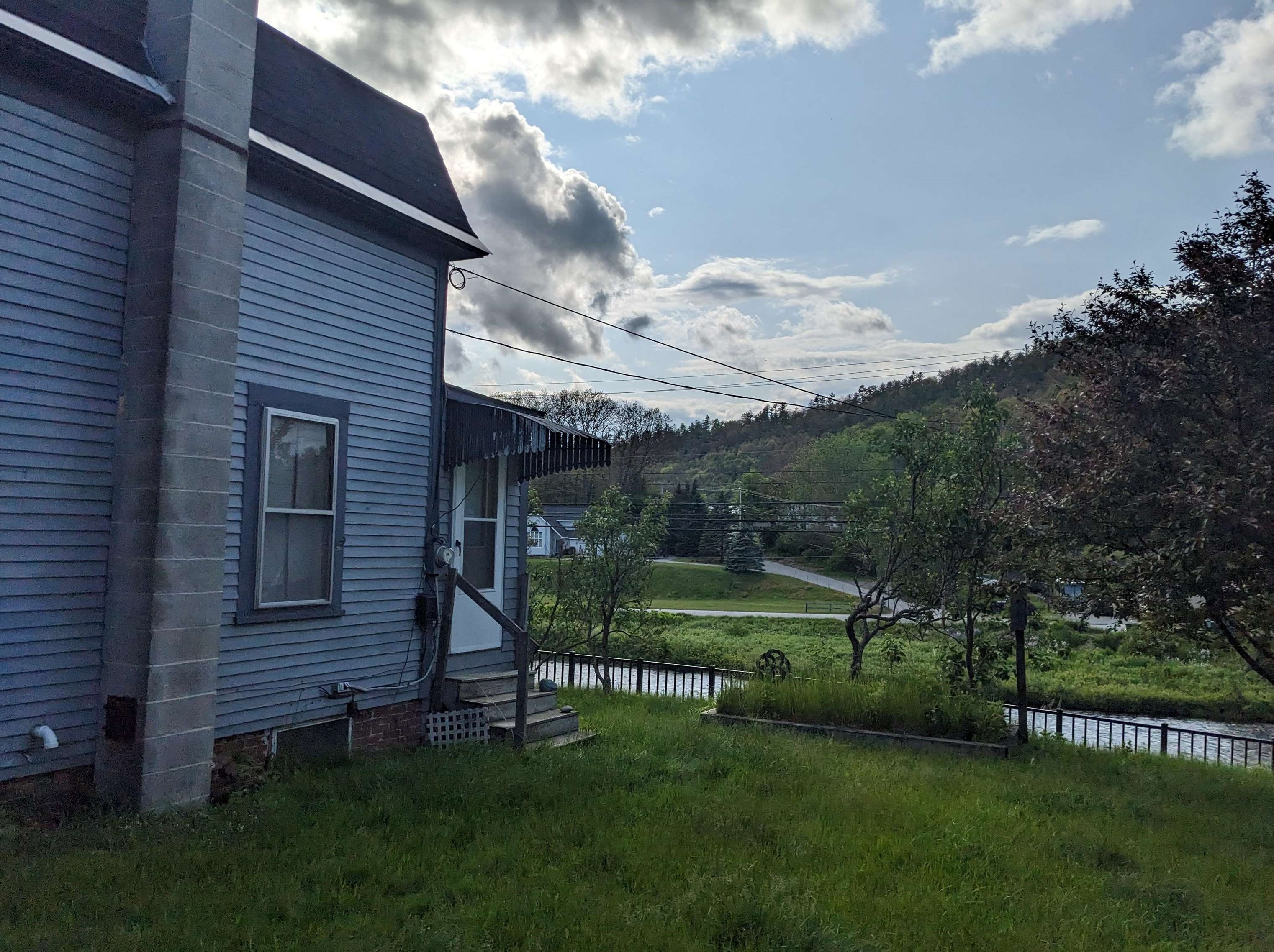 38 Acre Dr, Landaff NH  03585-5200 exterior