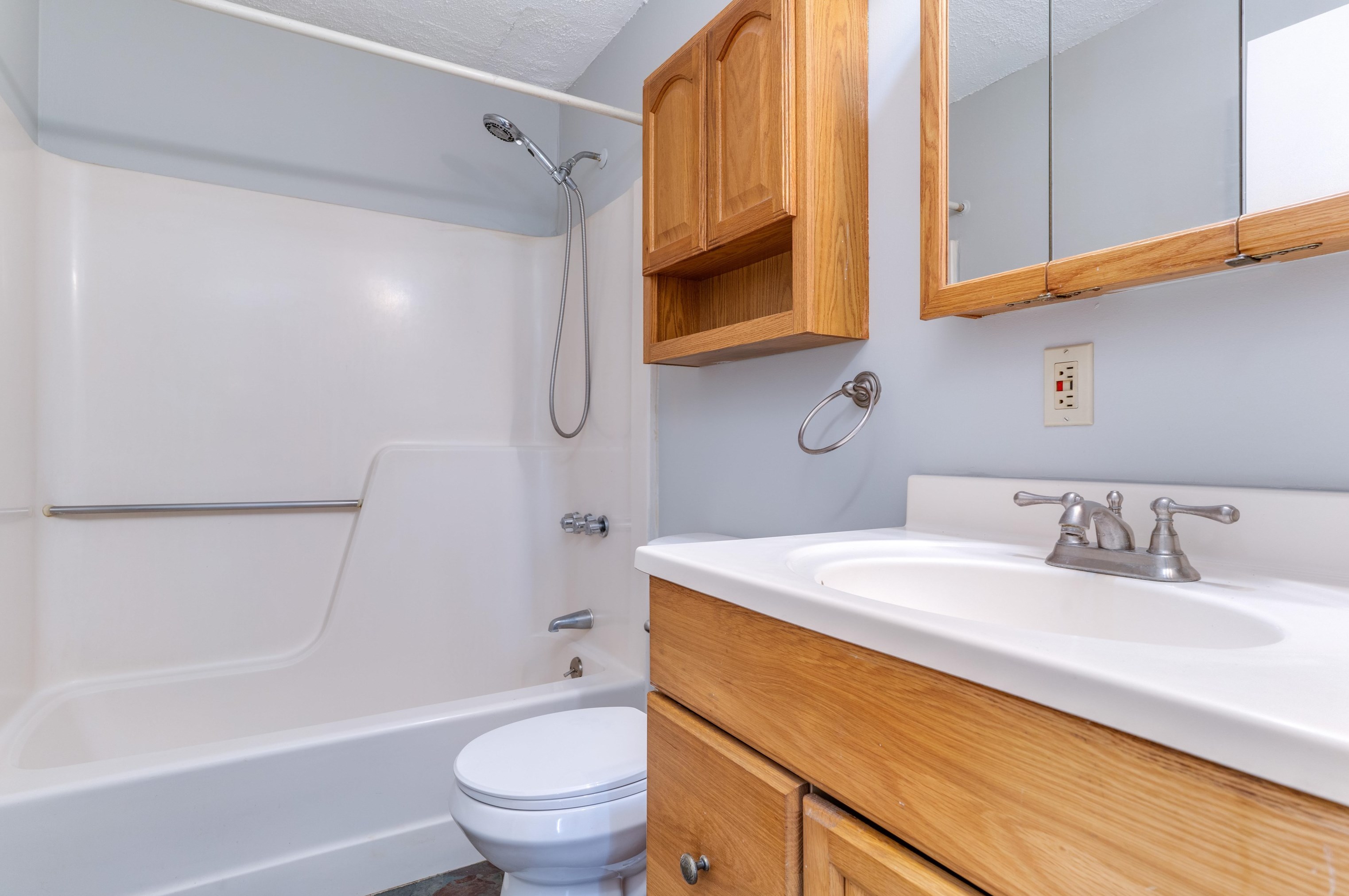 112 Lita Ln, Newmarket NH exterior