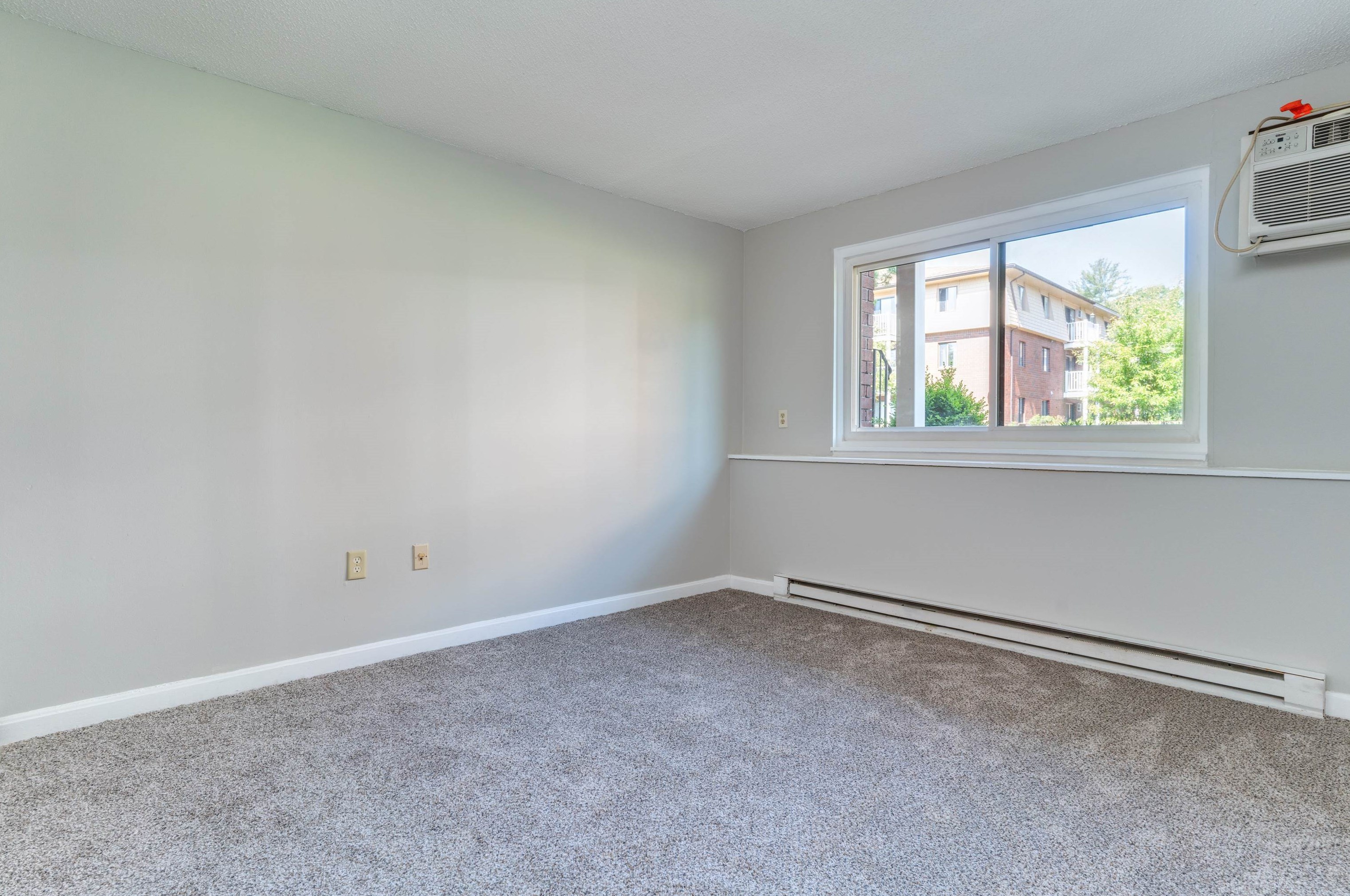 112 Lita Ln, Newmarket NH exterior