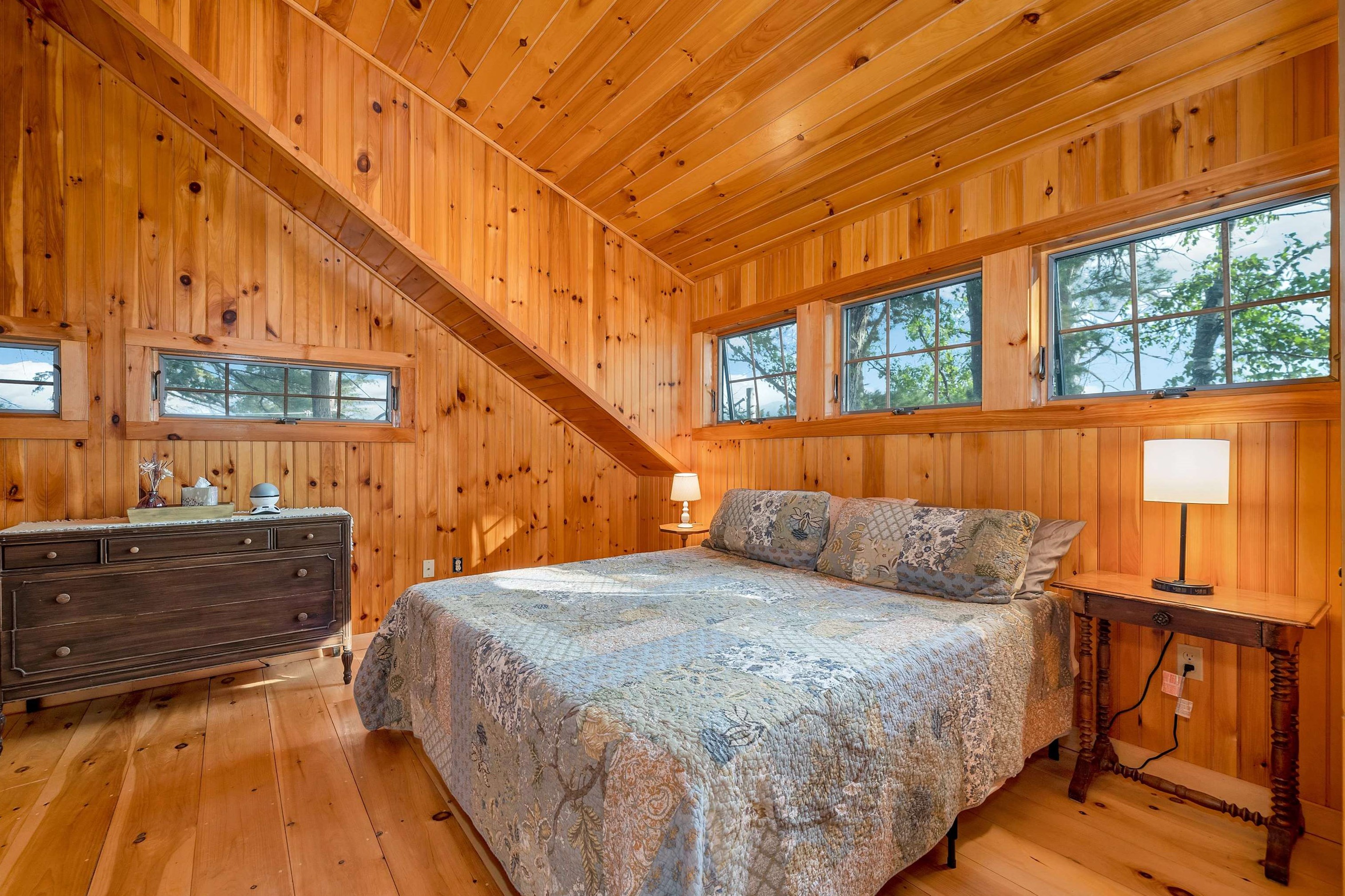 70 Sleepers Is, Alton NH 03810-4078 exterior