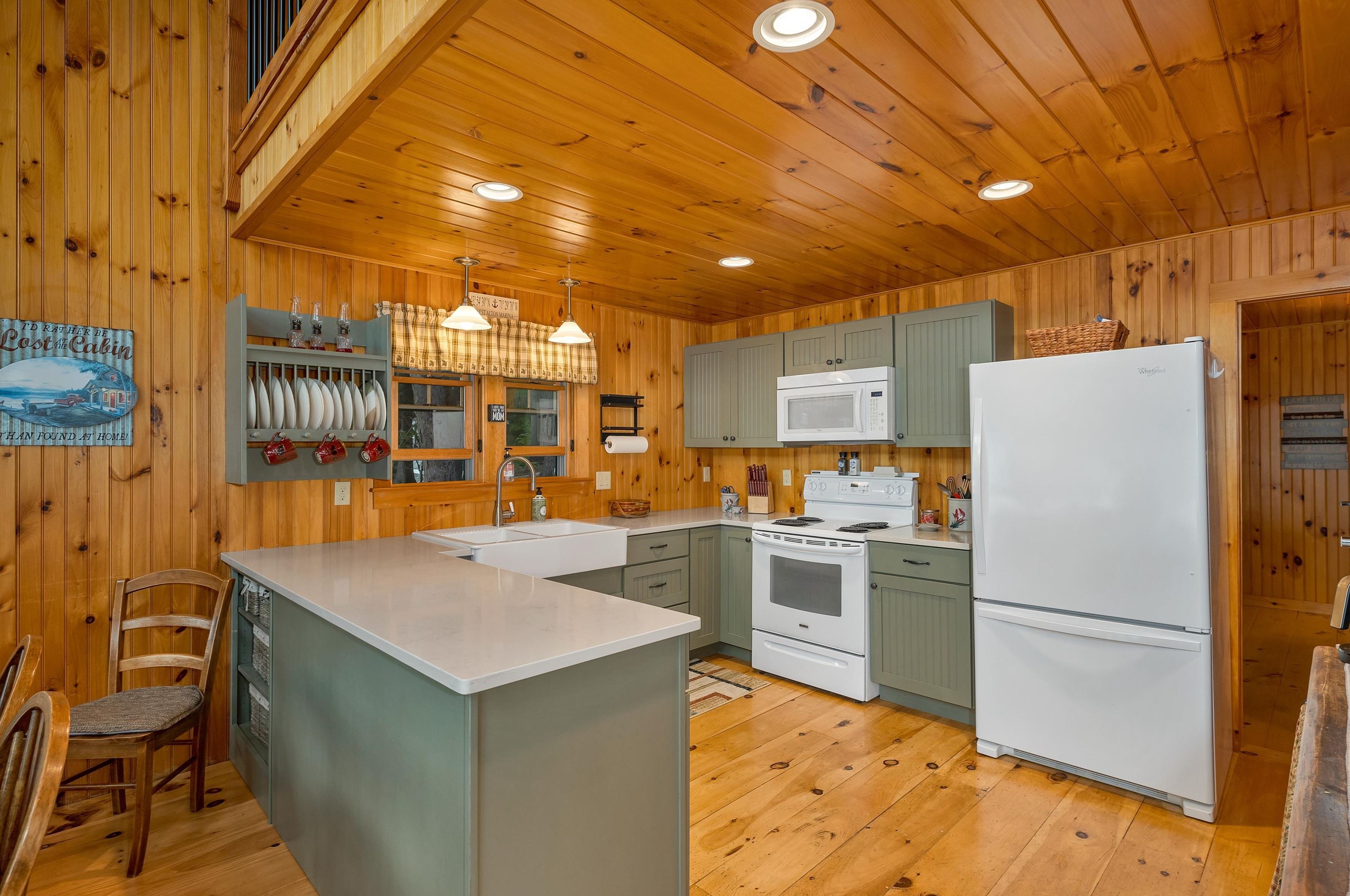 70 Sleepers Is, Alton NH 03810-4078 exterior