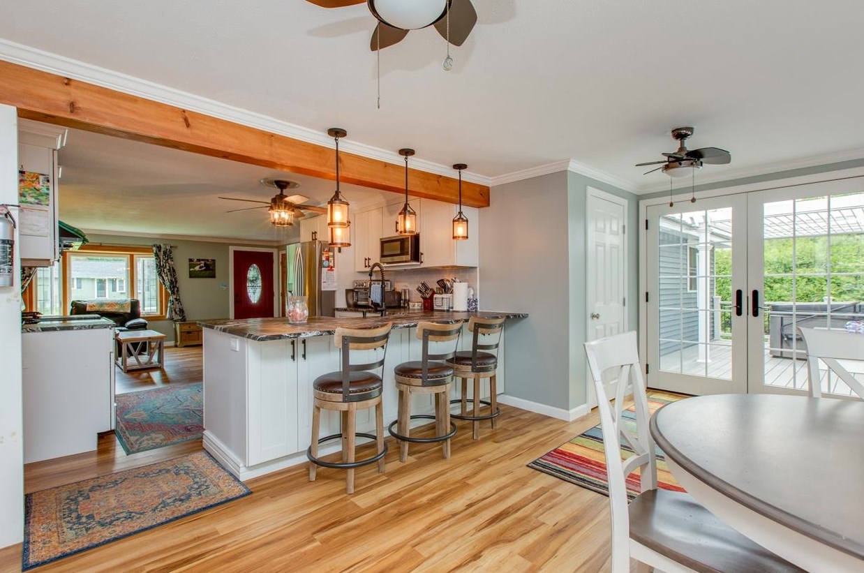 14 Greenfield Dr, Merrimack NH 03054-2621 exterior