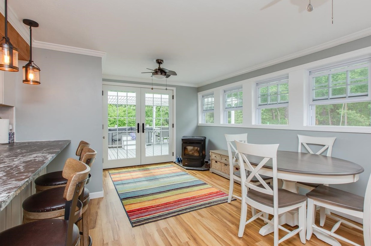 14 Greenfield Dr, Merrimack NH 03054-2621 exterior