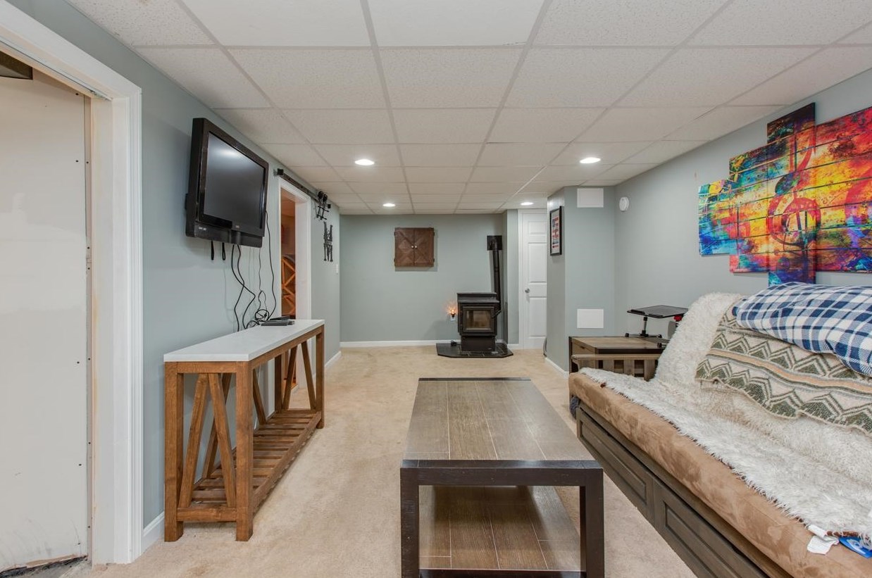 14 Greenfield Dr, Merrimack NH 03054-2621 exterior