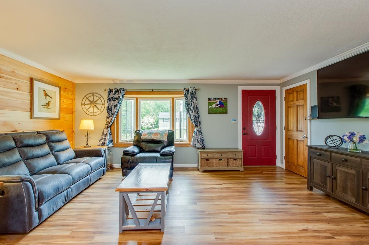 14 Greenfield Dr, Merrimack NH 03054-2621 exterior