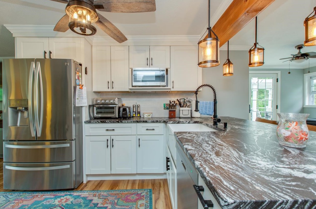 14 Greenfield Dr, Merrimack NH 03054-2621 exterior