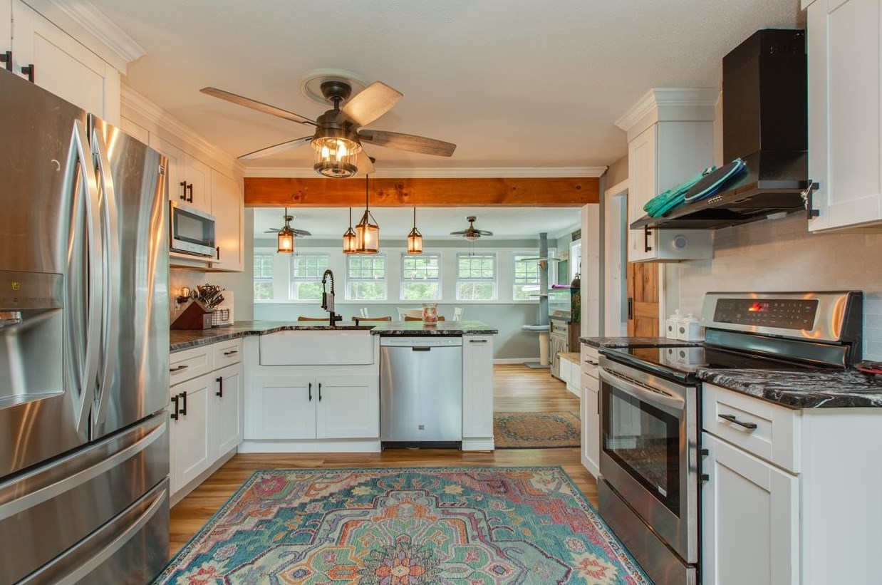 14 Greenfield Dr, Merrimack NH 03054-2621 exterior