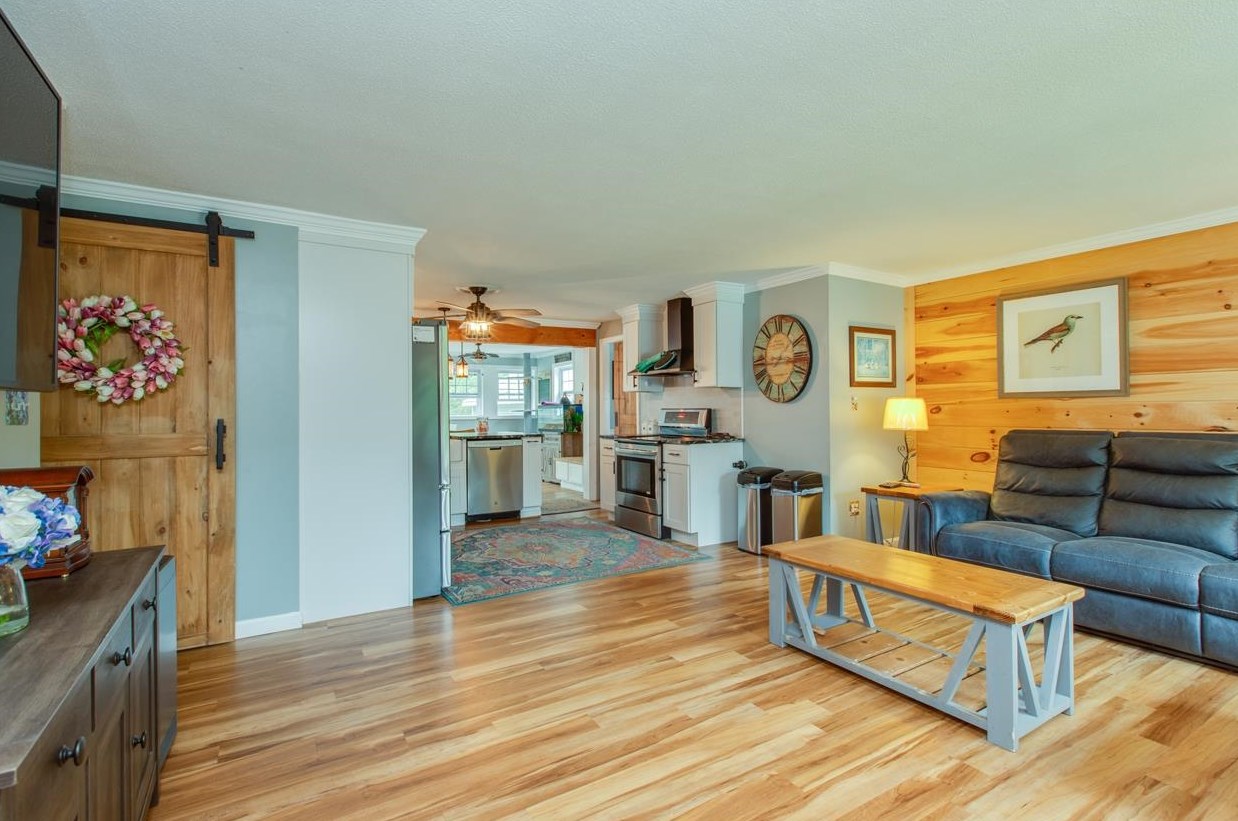 14 Greenfield Dr, Merrimack NH 03054-2621 exterior