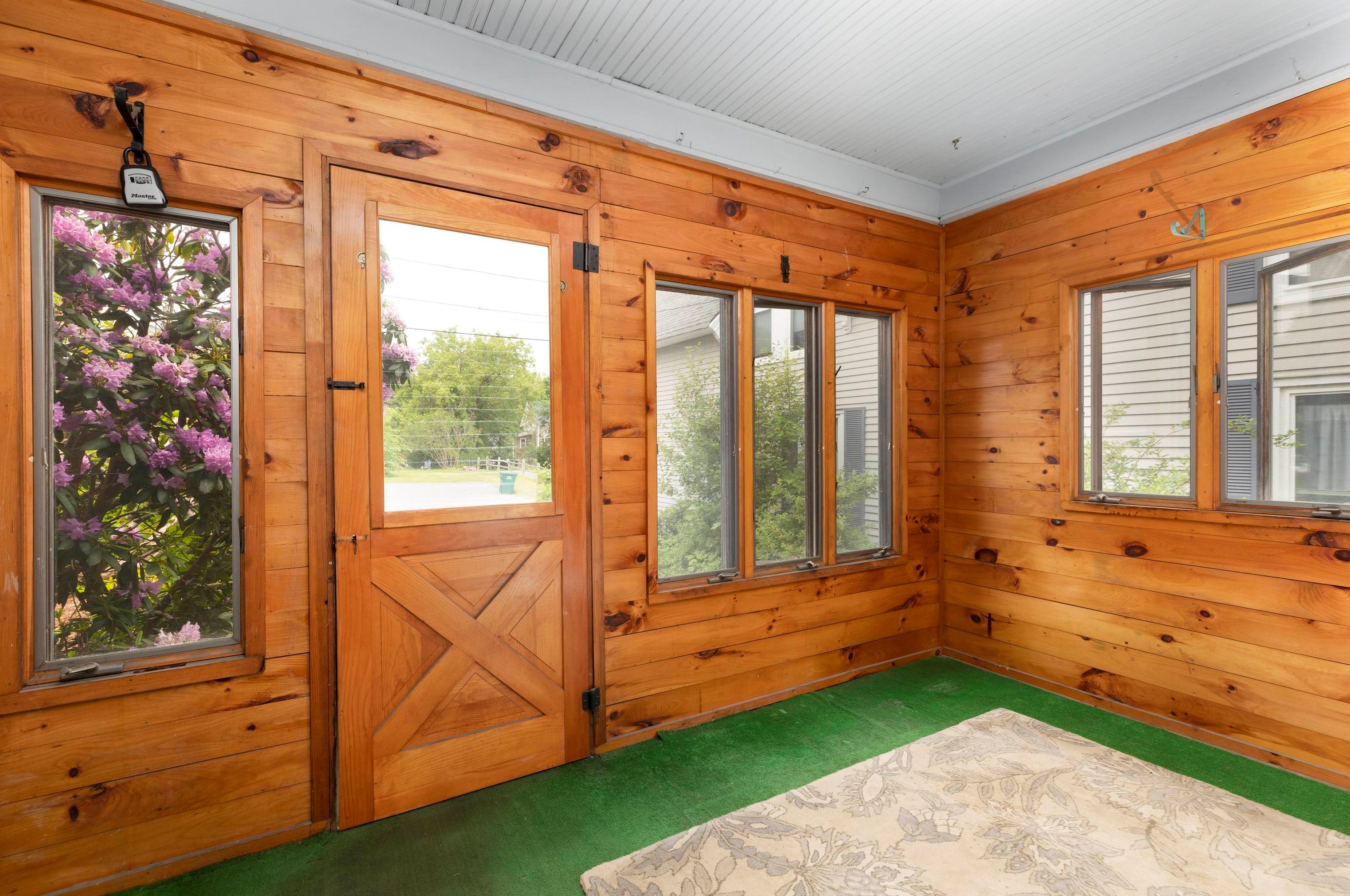 16 Summer St, Lebanon NH  03766-1055 exterior