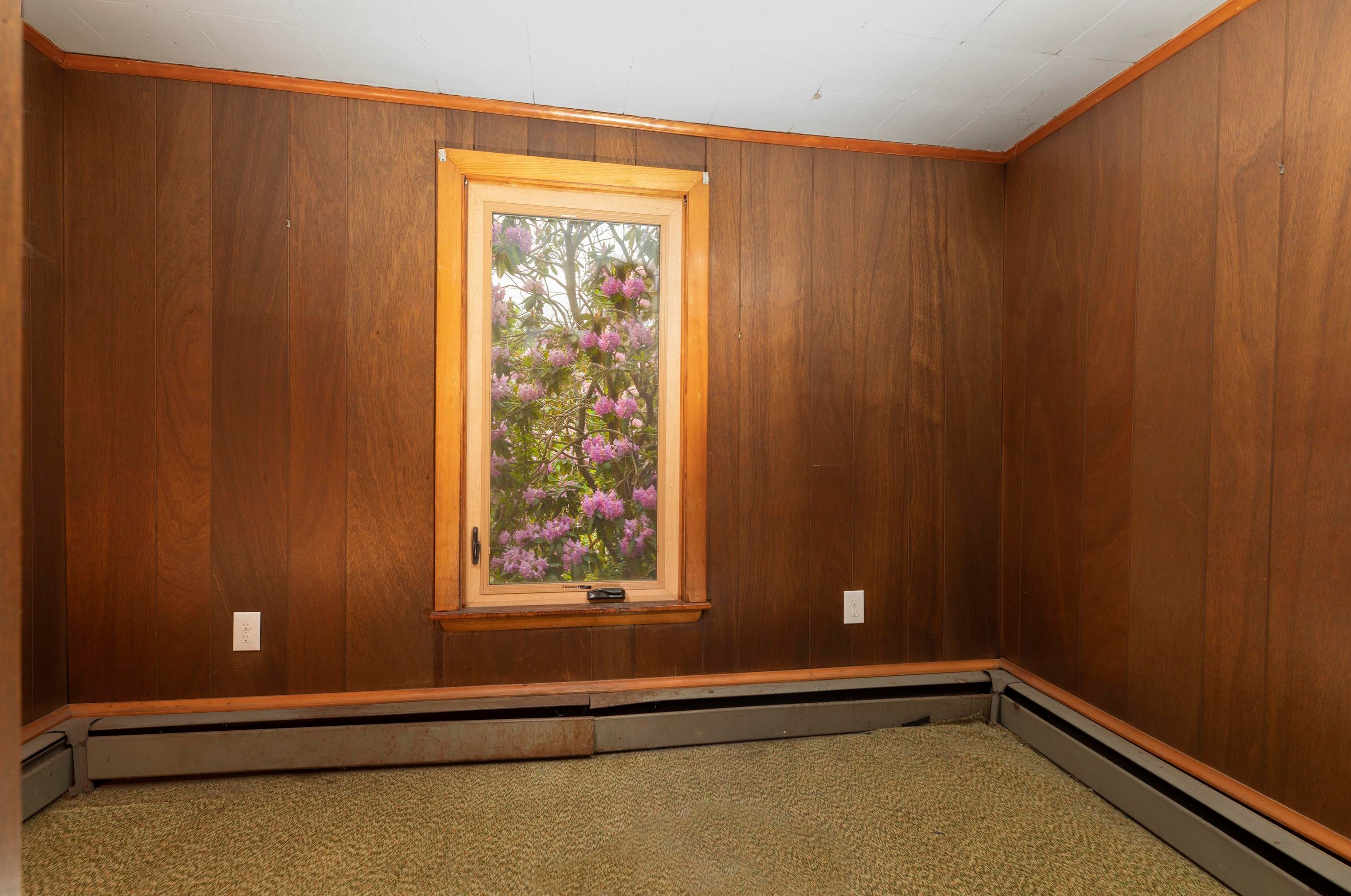 16 Summer St, Lebanon NH  03766-1055 exterior