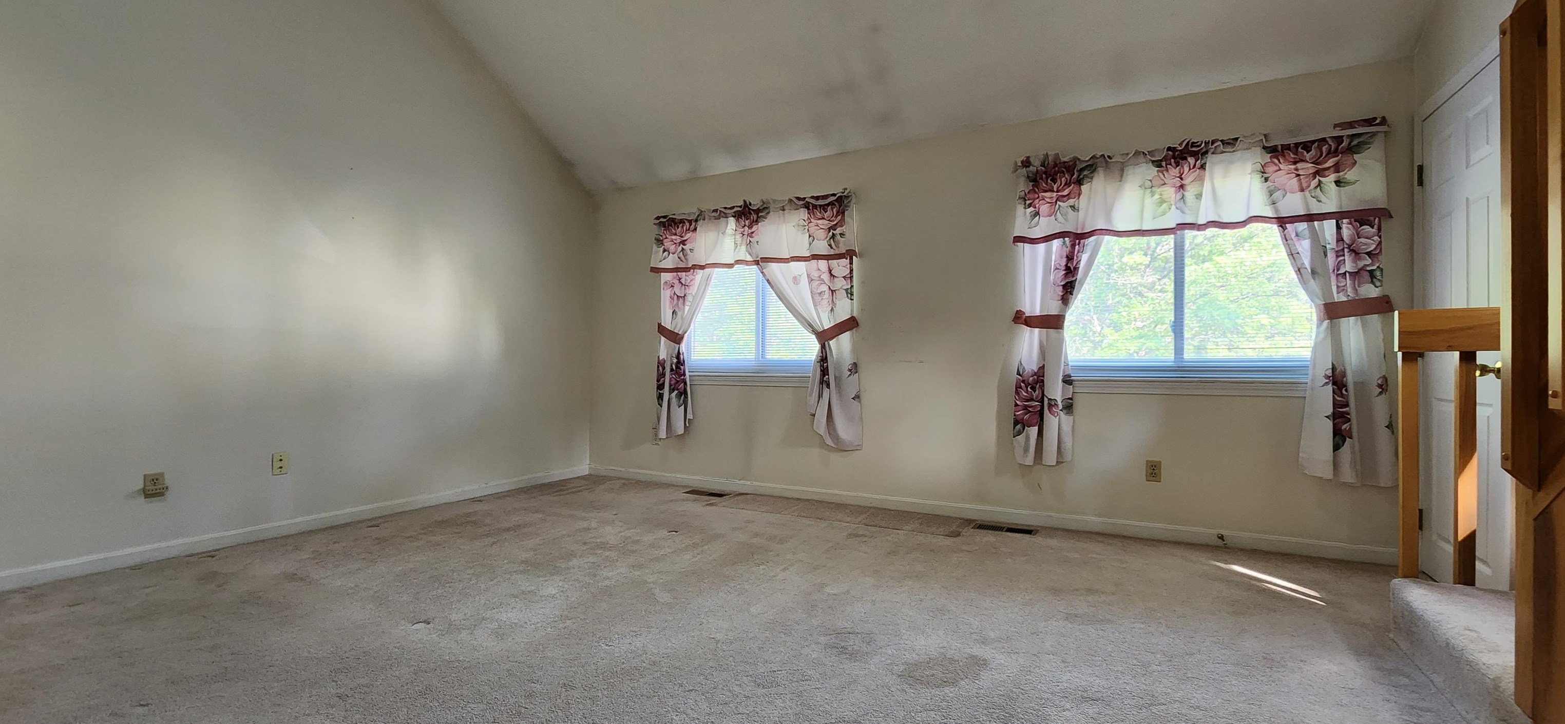 18 Joston Dr, Merrimack NH 03054-7001 exterior