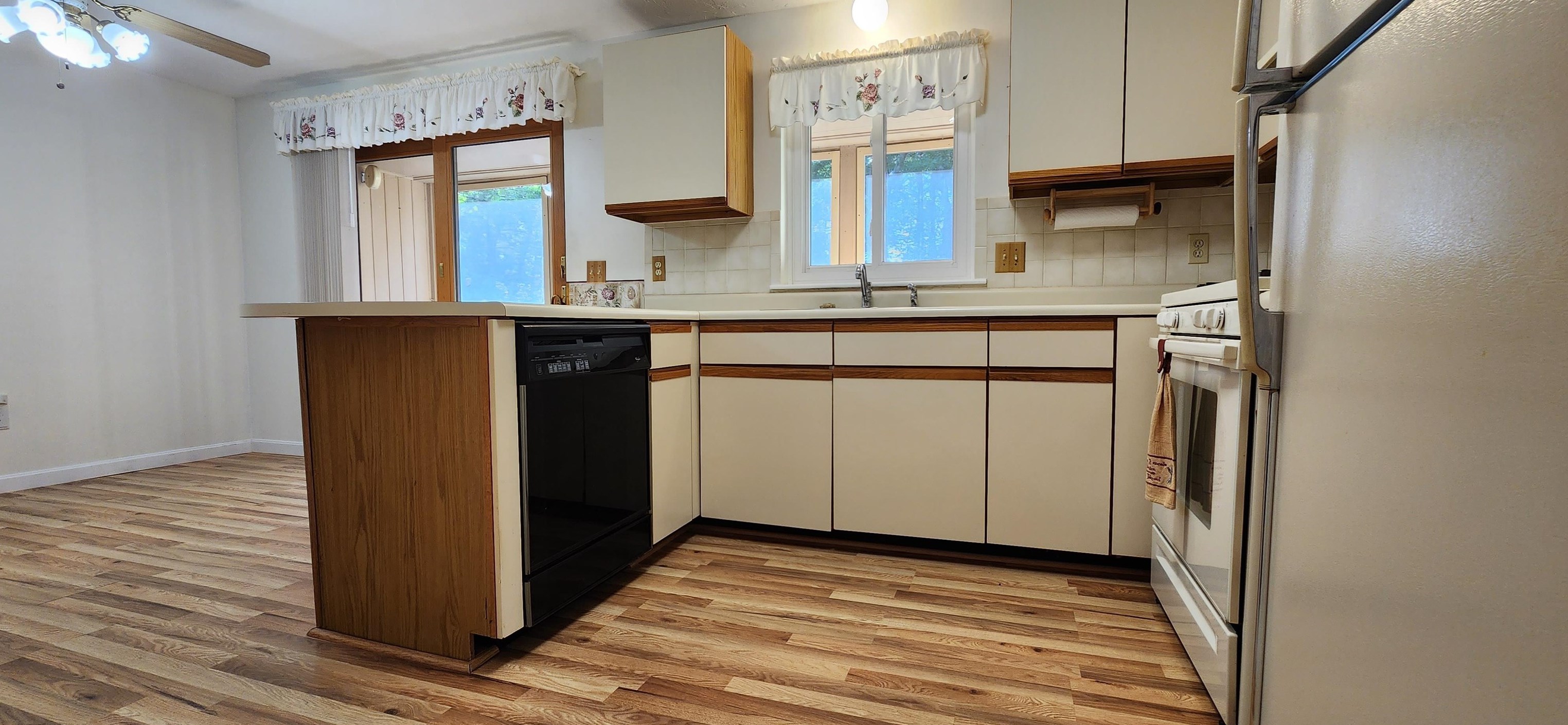 18 Joston Dr, Merrimack NH 03054-7001 exterior