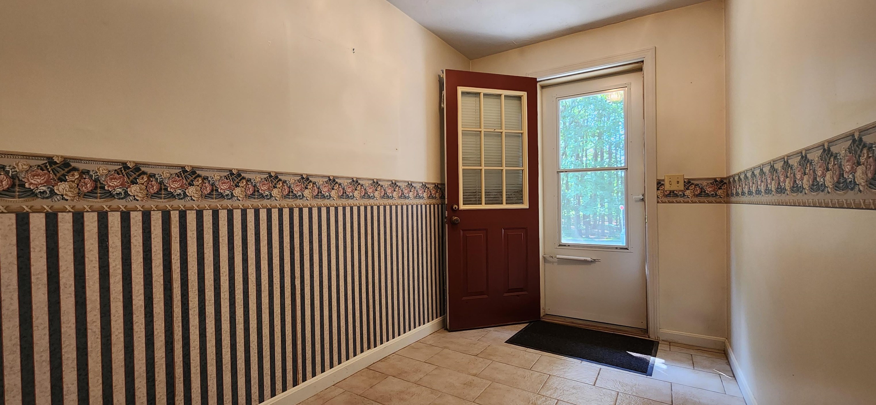 18 Joston Dr, Merrimack NH 03054-7001 exterior