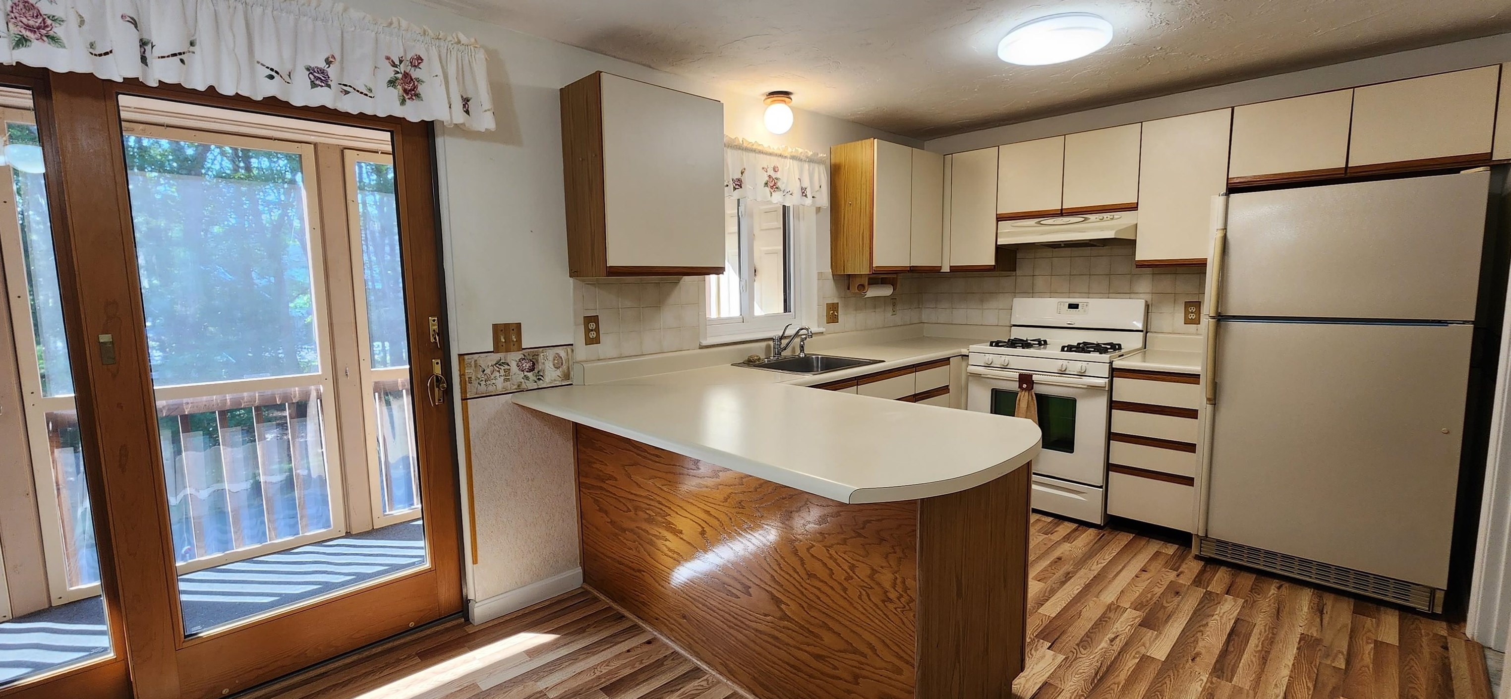 18 Joston Dr, Merrimack NH 03054-7001 exterior