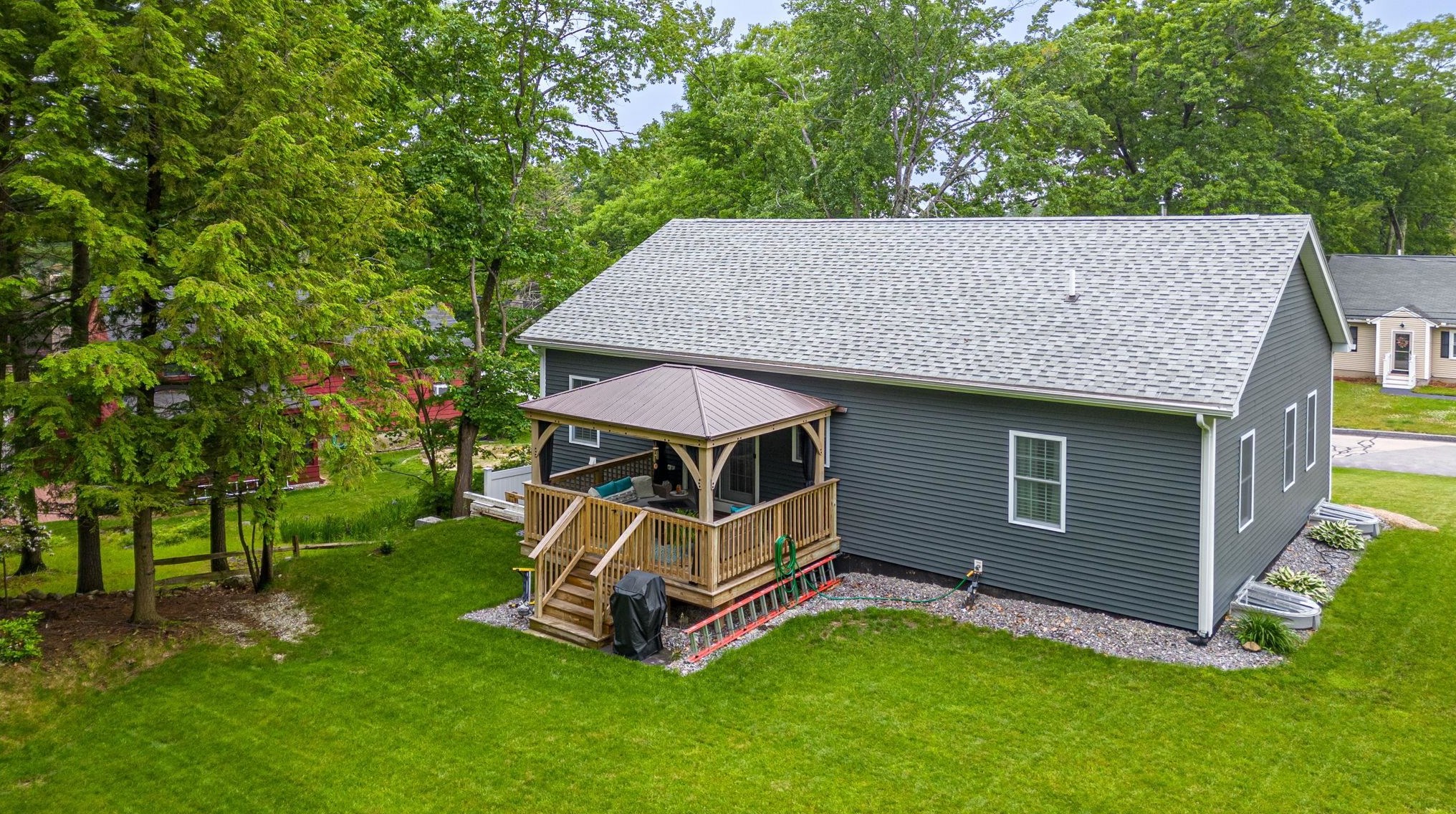 275 Tory Rd, Manchester NH  03104-2633 exterior