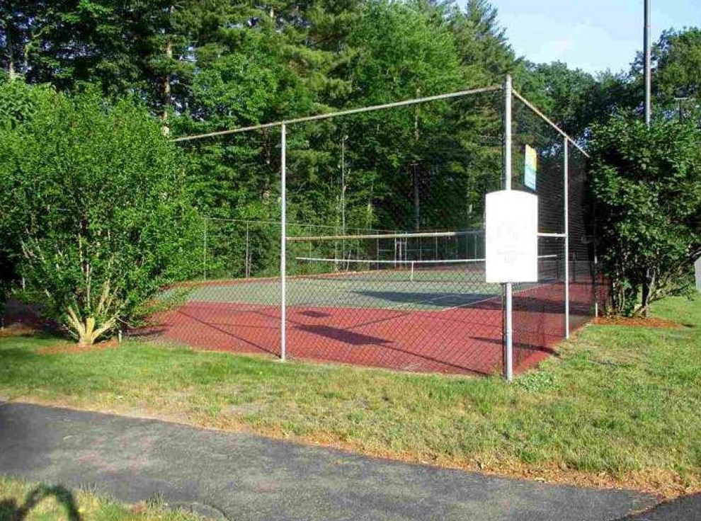 11 Northbrook Dr, Manchester NH  03102-8540 exterior