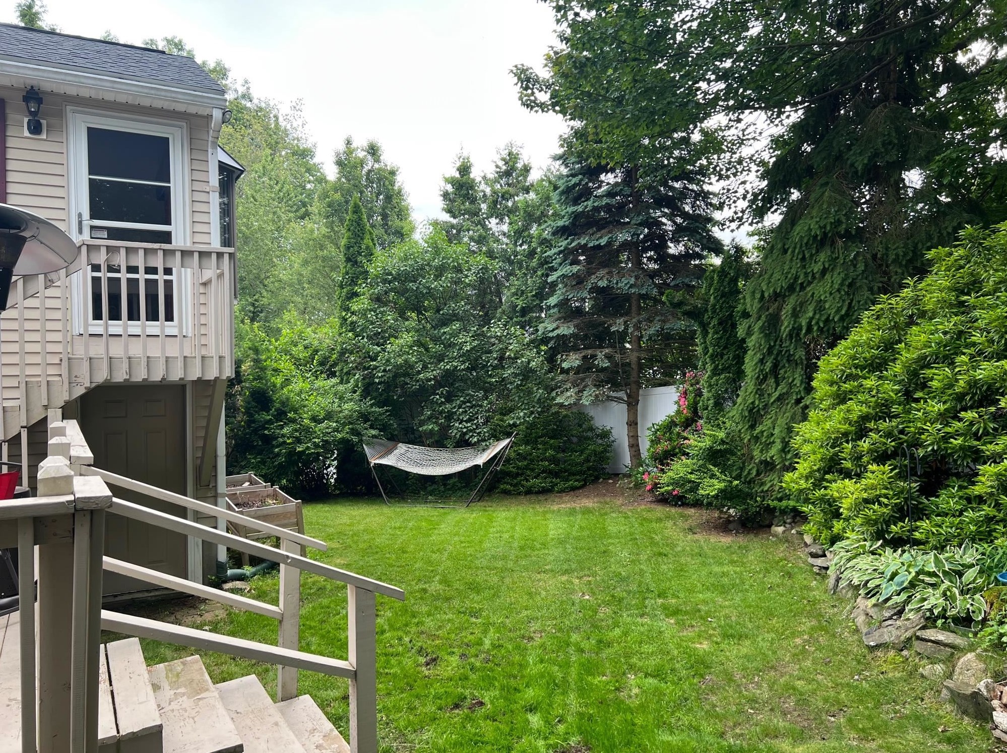 20 Smyth Ln, Manchester NH  03104-4048 exterior