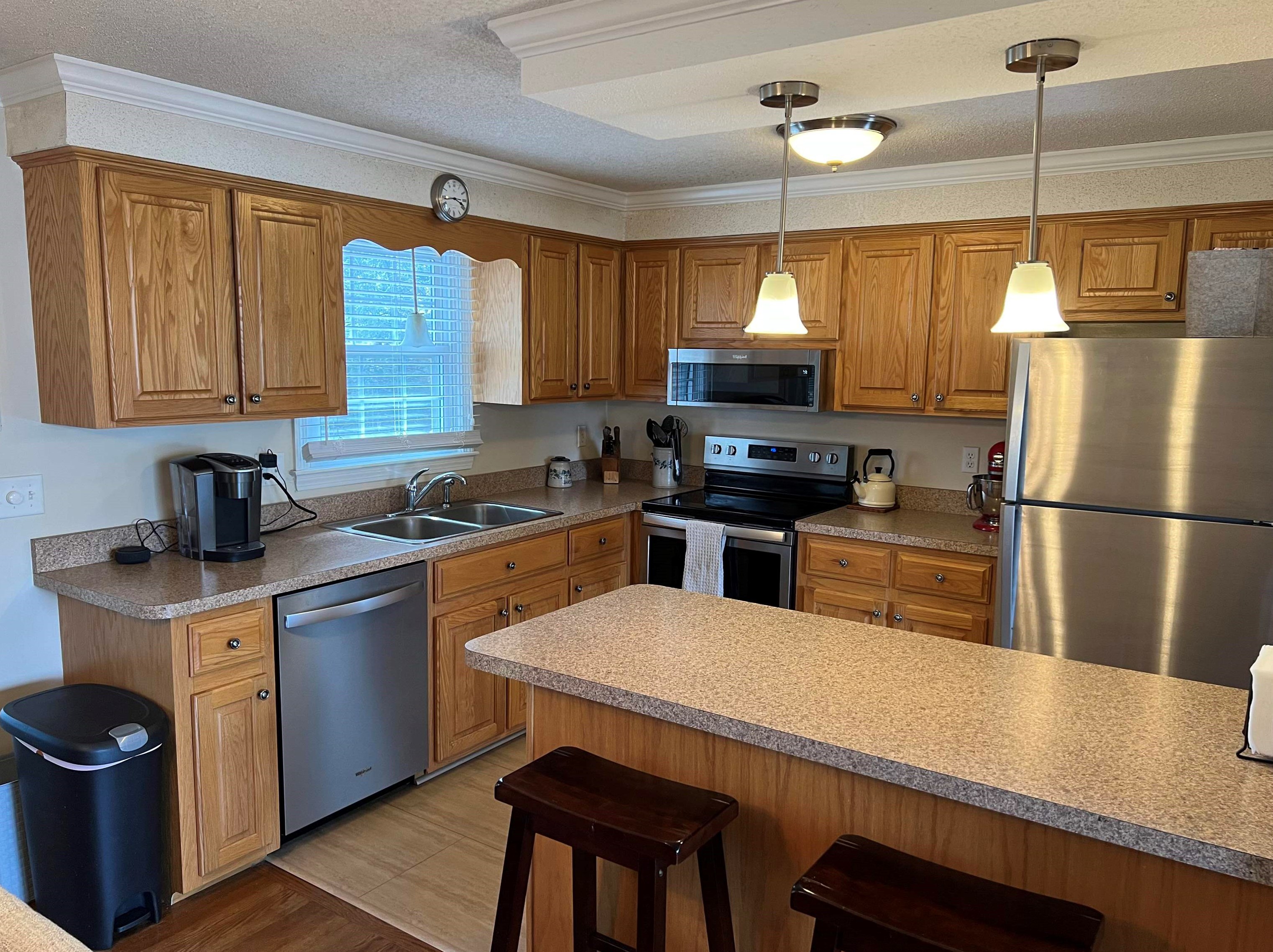 20 Smyth Ln, Manchester NH  03104-4048 exterior