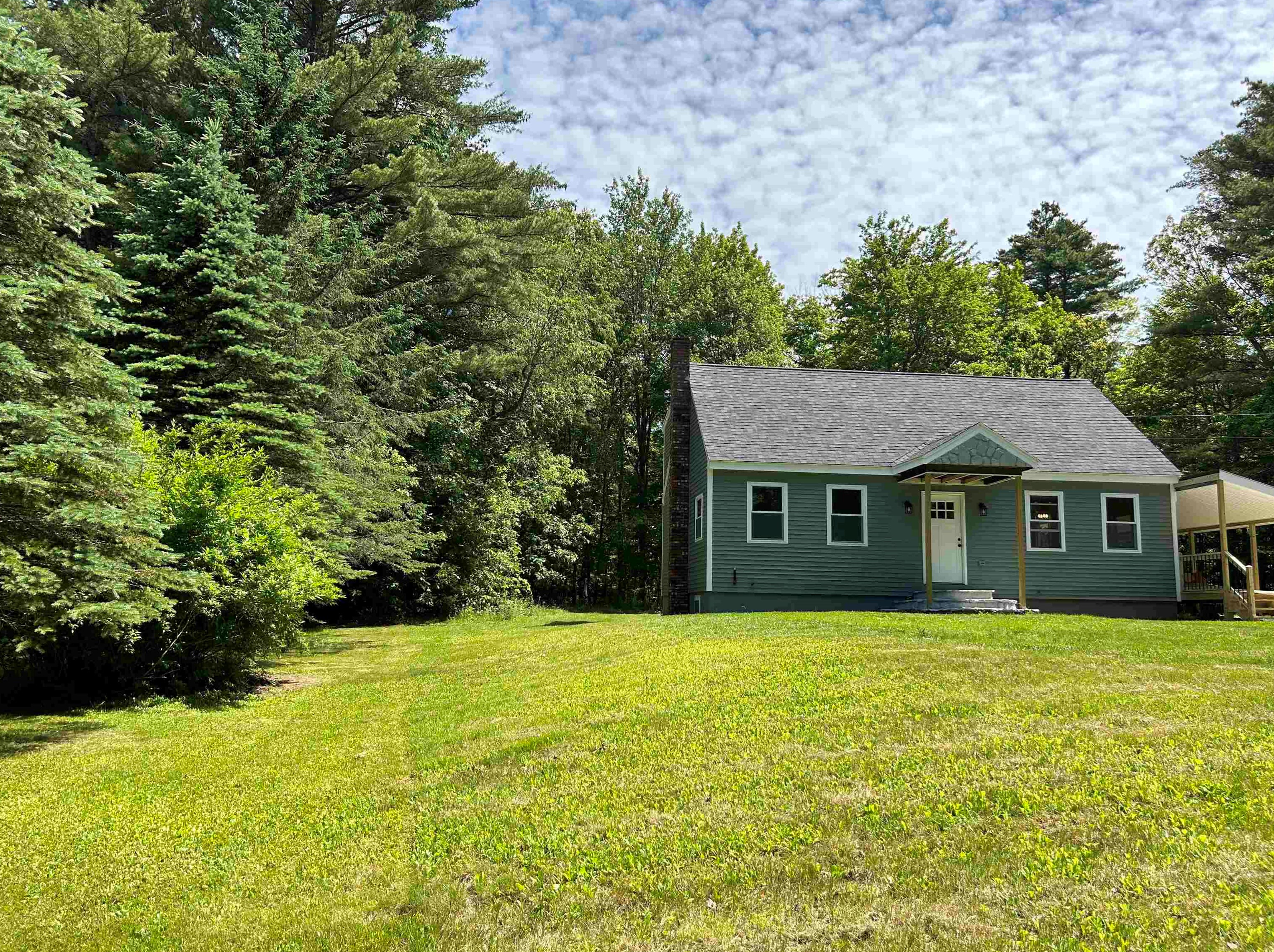 607 Province Rd, Belmont, NH 03220