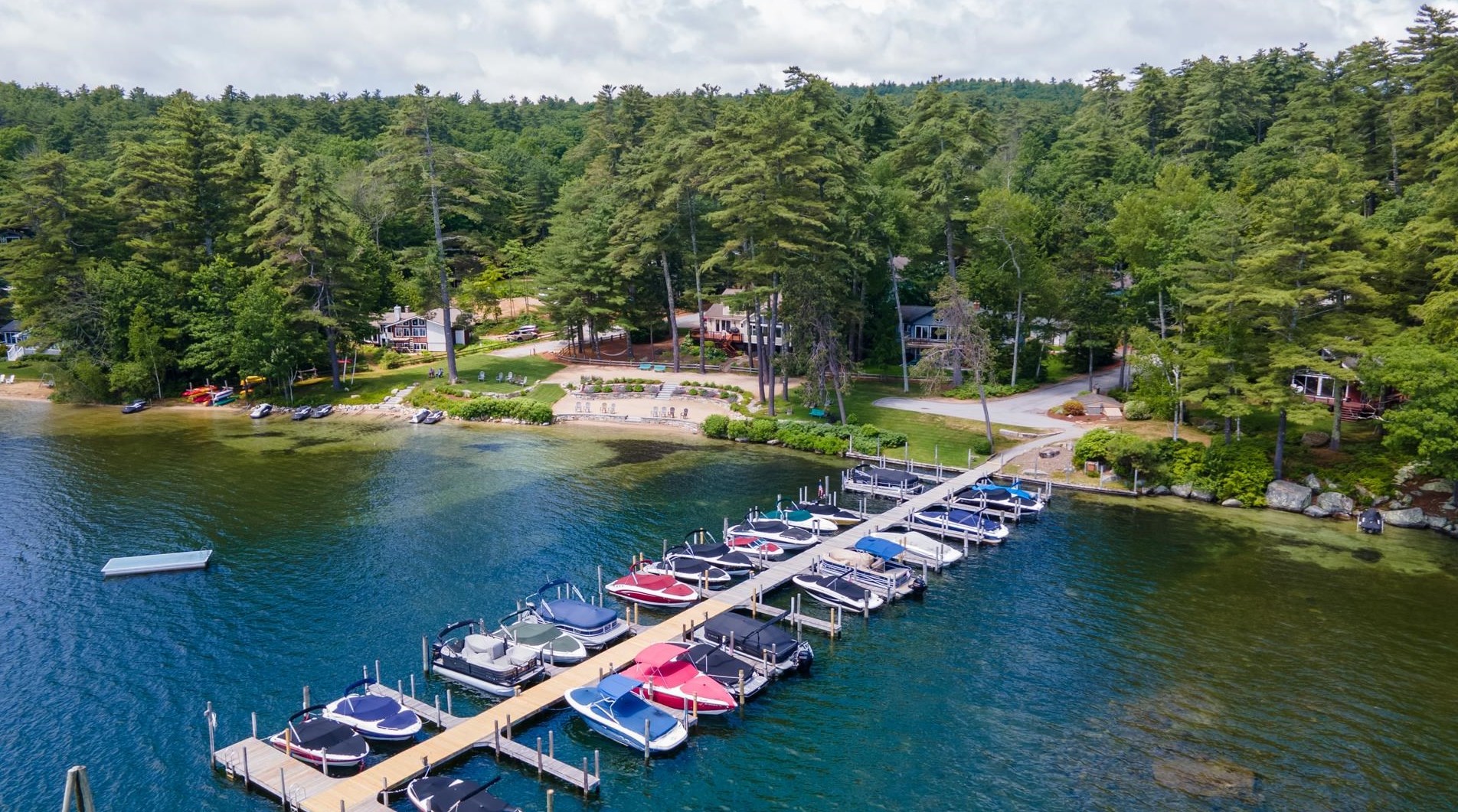 15 Brookhurst Ln, Meredith NH  03253-7107 exterior