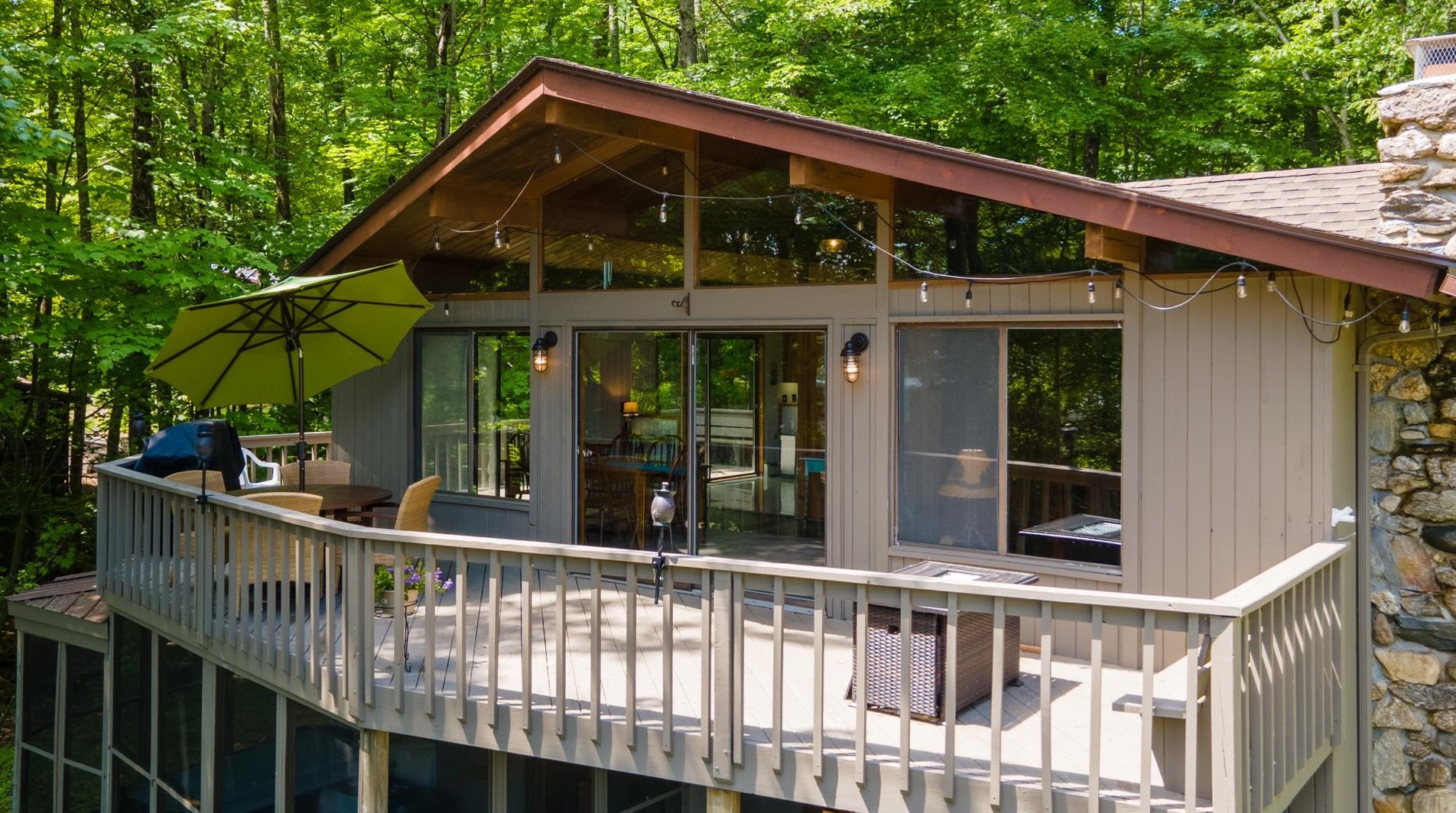 15 Brookhurst Ln, Meredith NH  03253-7107 exterior