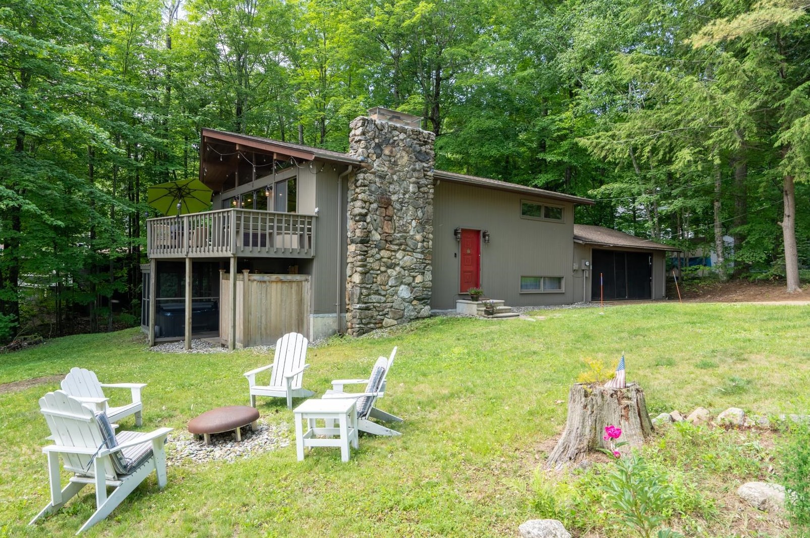 15 Brookhurst Ln, Meredith NH  03253-7107 exterior