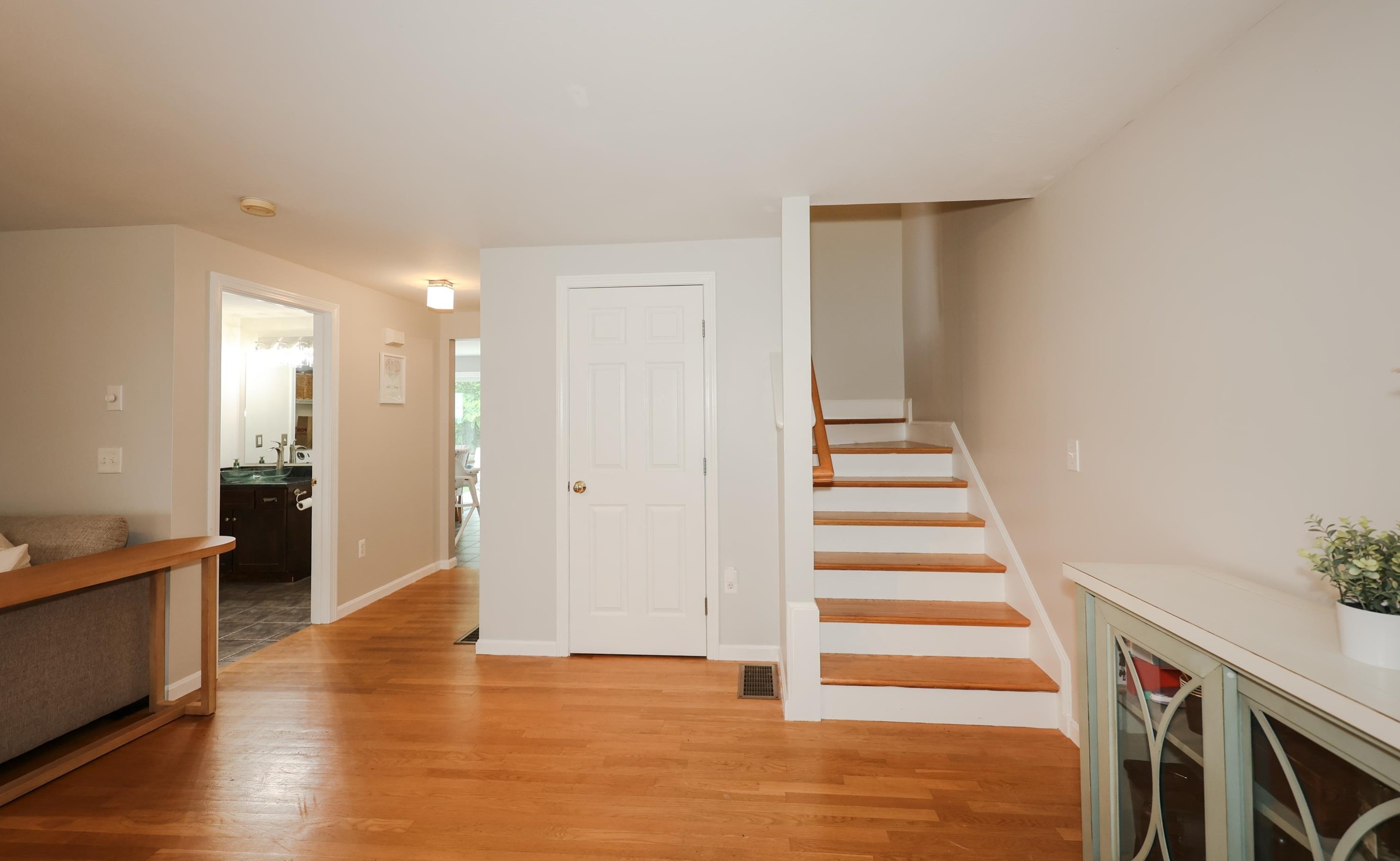 106 Whittington St, Manchester NH  03104-6487 exterior