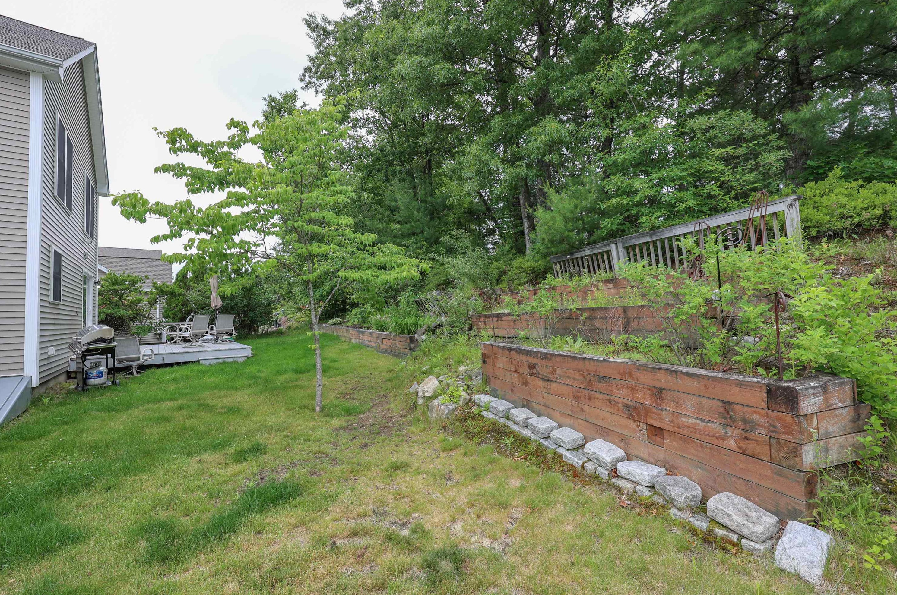 106 Whittington St, Manchester NH  03104-6487 exterior