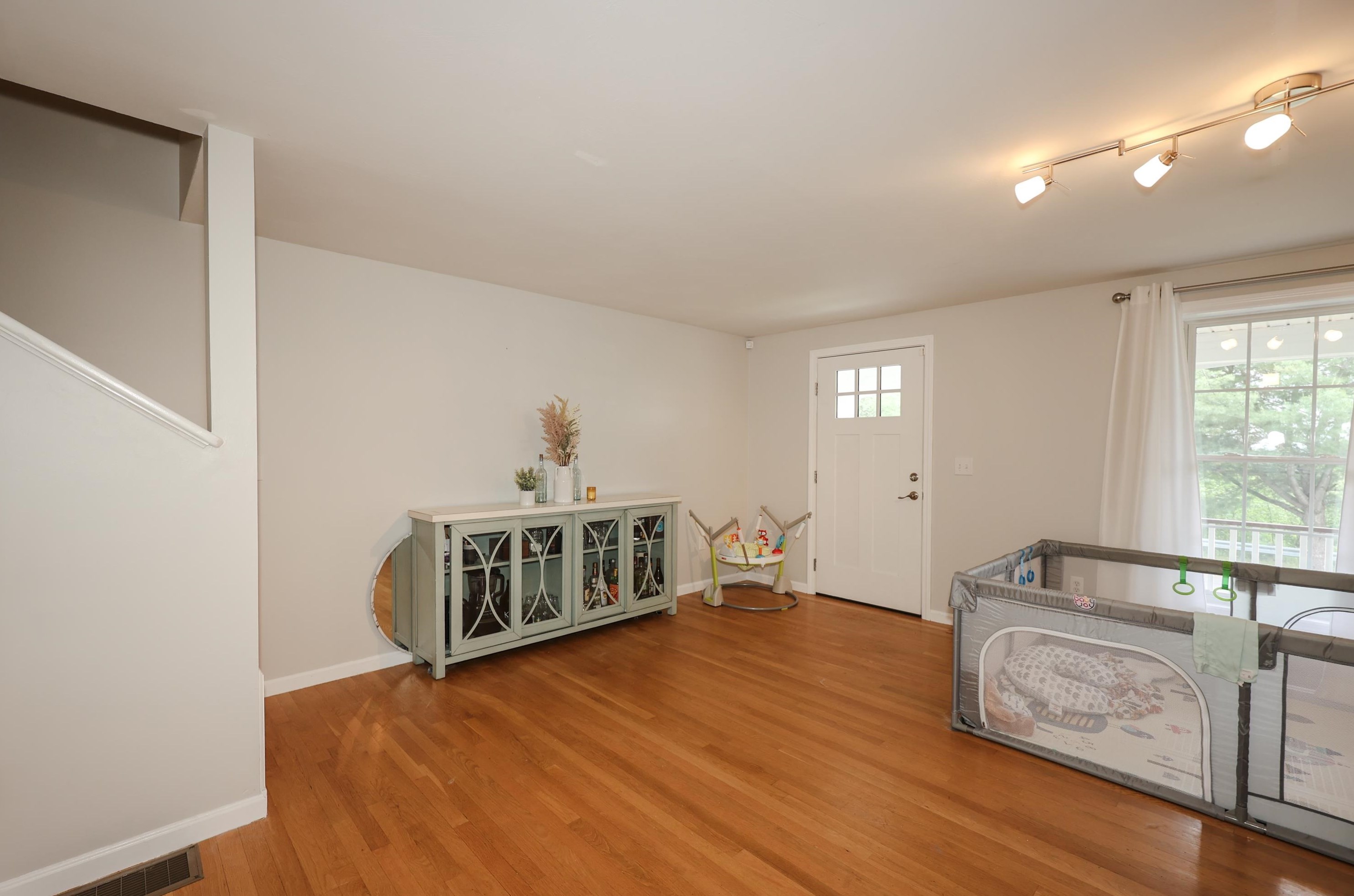 106 Whittington St, Manchester NH  03104-6487 exterior