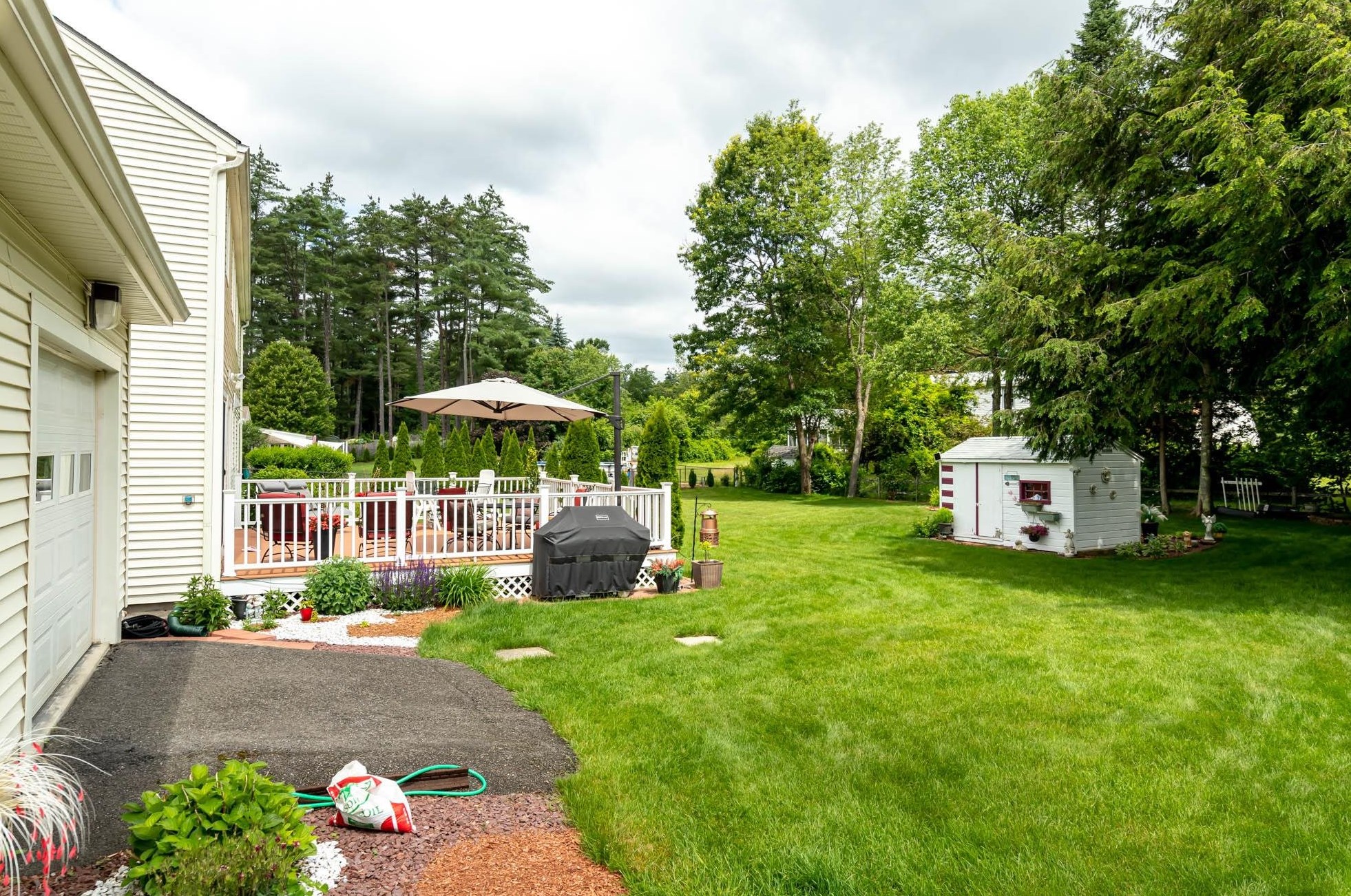 123 Baboosic Lake Rd, Merrimack NH 03054-3522 exterior