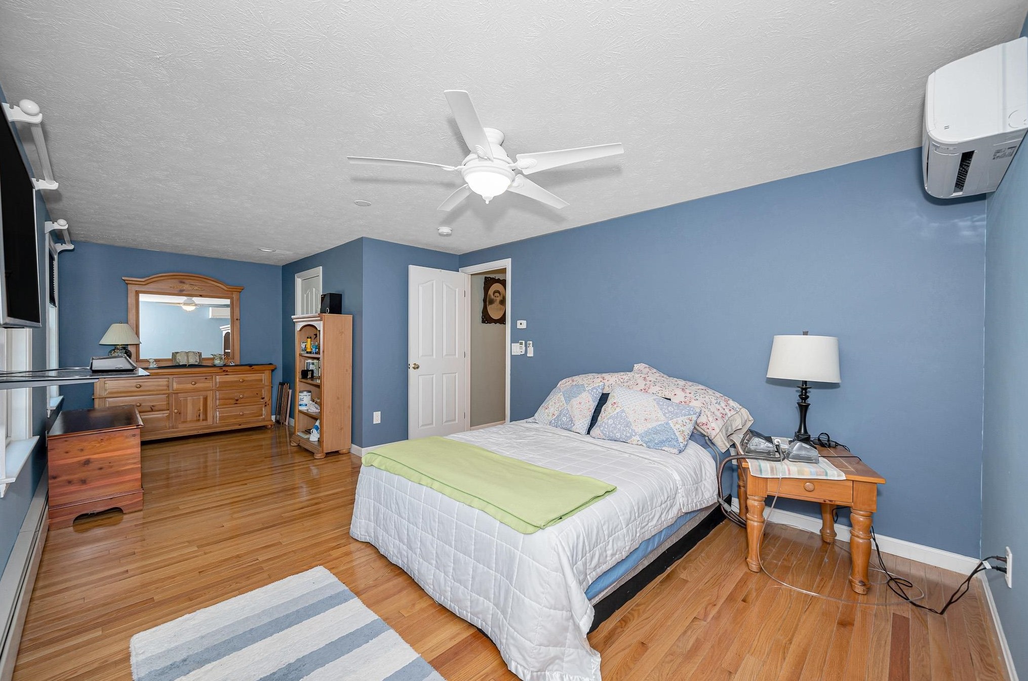 52 Pasture Dr, Manchester NH 03102-4958 exterior