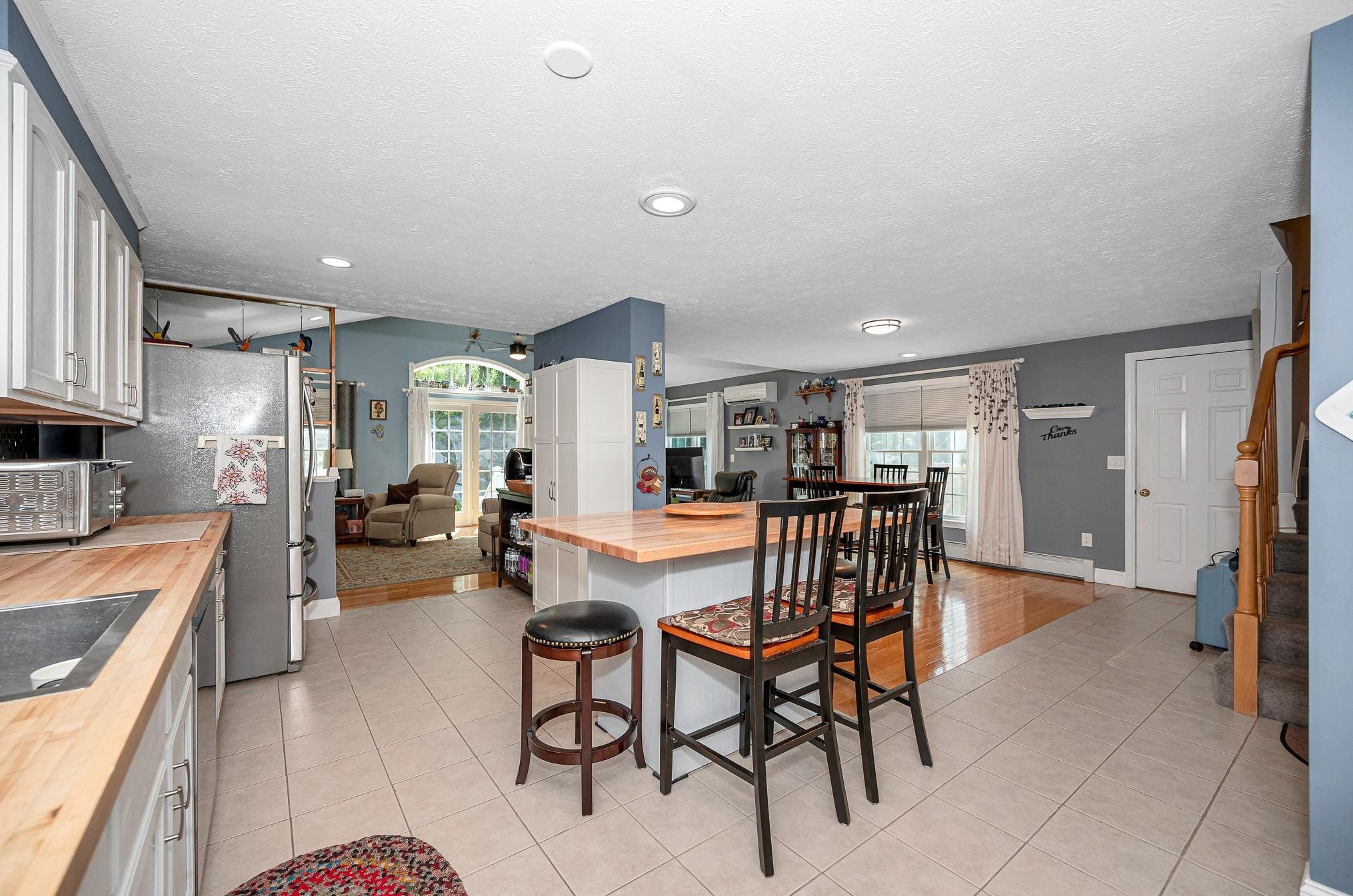 52 Pasture Dr, Manchester NH 03102-4958 exterior