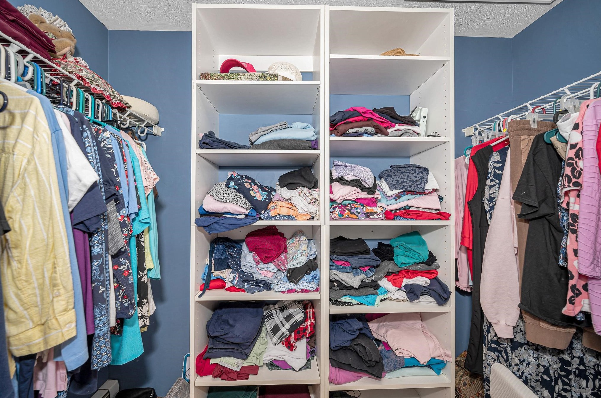 52 Pasture Dr, Manchester NH 03102-4958 exterior