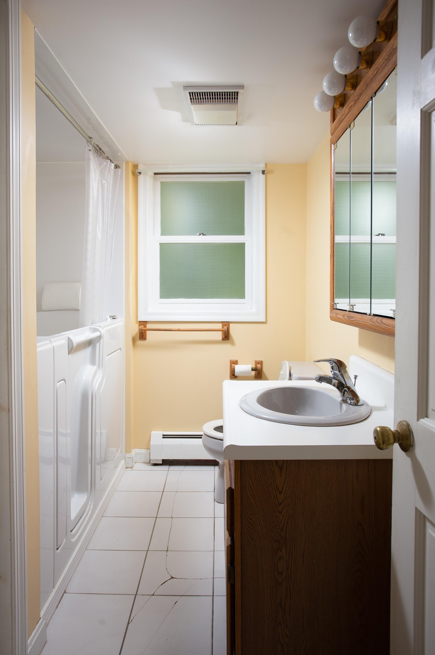 79 Phillip St, Manchester NH 03102 exterior