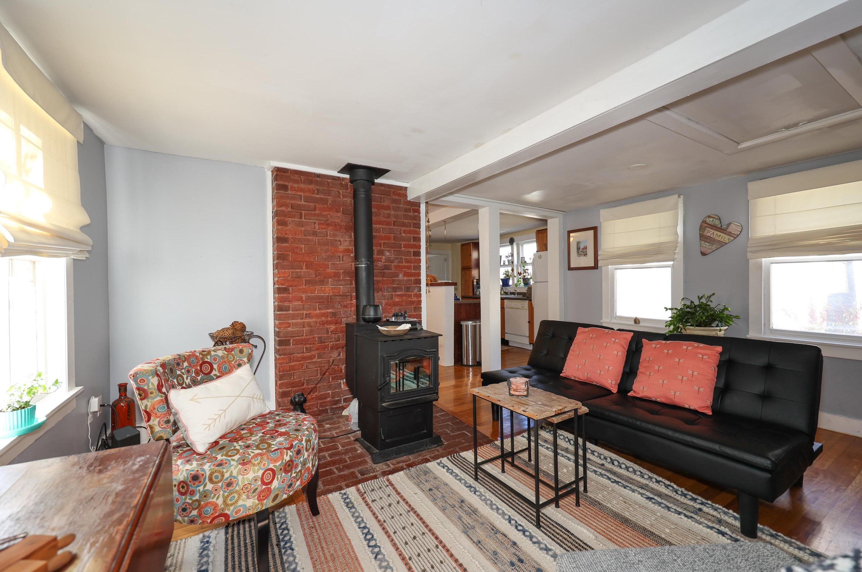 57 Union St, Peterborough NH  03458-1043 exterior