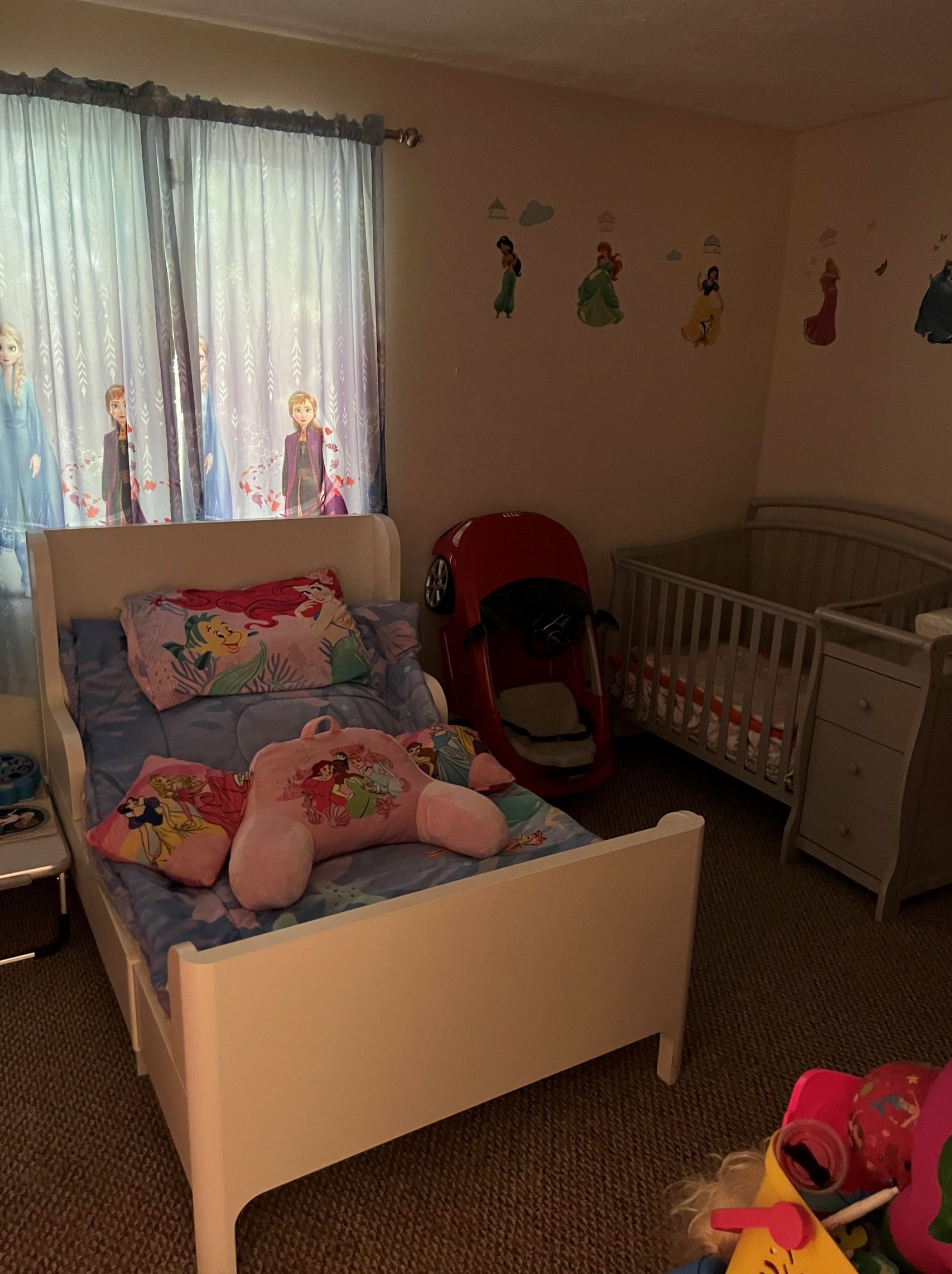 545 Calef Rd, Manchester NH 03103-6680 exterior