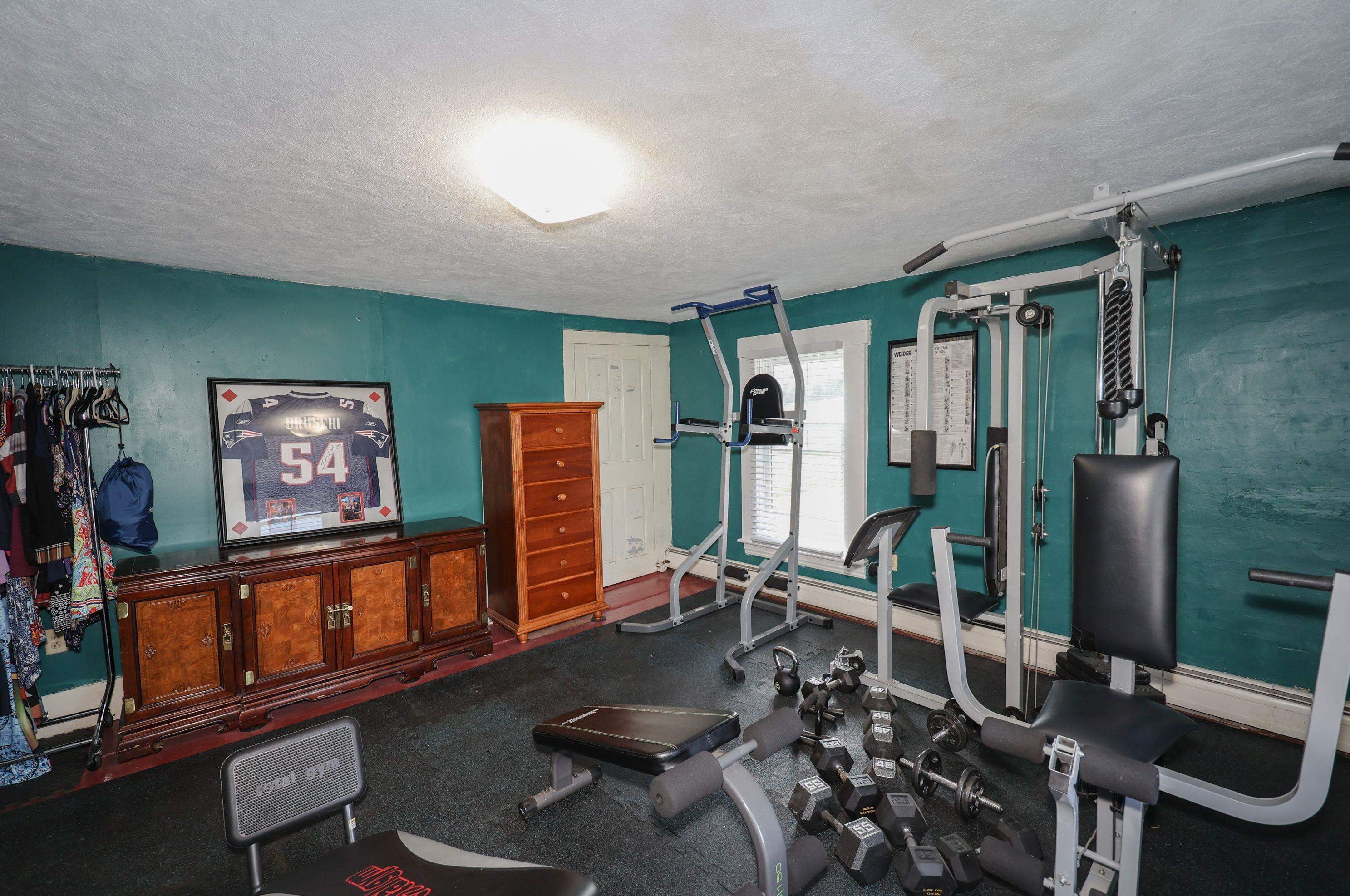 146 Barnstead Rd, Pittsfield NH  03263-3102 exterior