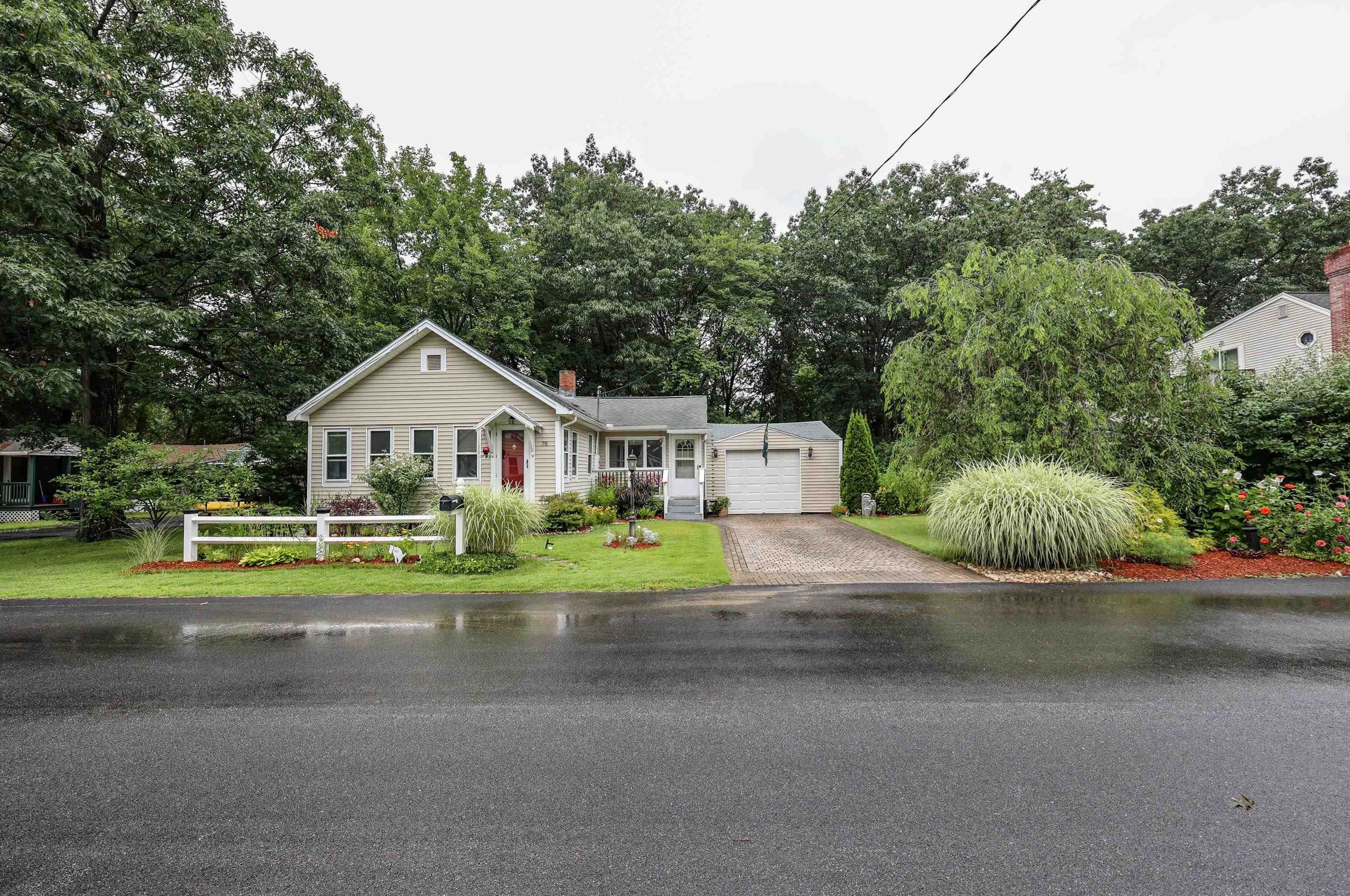 76 Kenberma St, Manchester NH 03103-6014 exterior