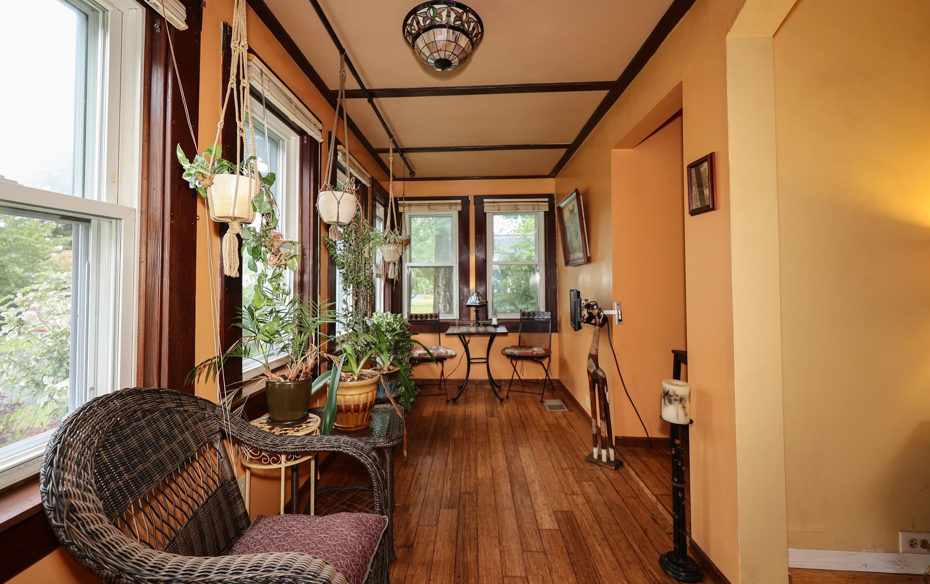 76 Kenberma St, Manchester NH 03103-6014 exterior